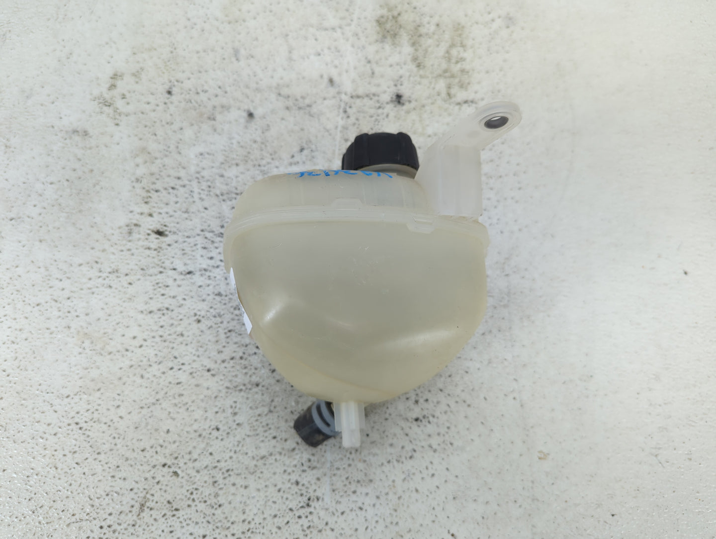 2021-2022 Nissan Rogue Radiator Coolant Overflow Expansion Tank Bottle 1432579 - Oemusedautoparts1.com