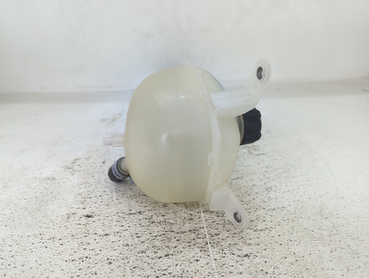 2021-2022 Nissan Rogue Radiator Coolant Overflow Expansion Tank Bottle 1432579 - Oemusedautoparts1.com