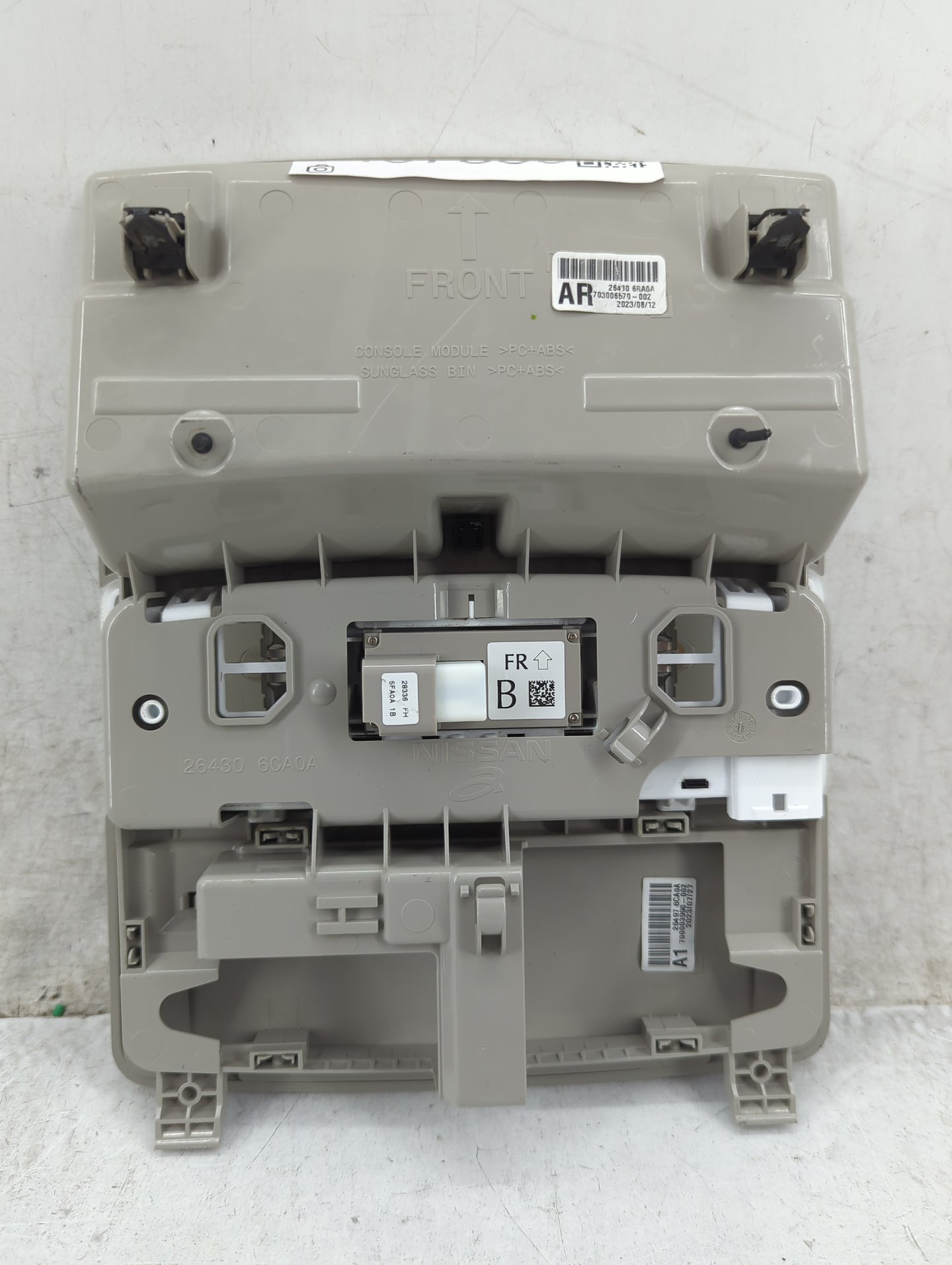 2021-2022 Nissan Rogue Overhead Roof Console - Oemusedautoparts1.com