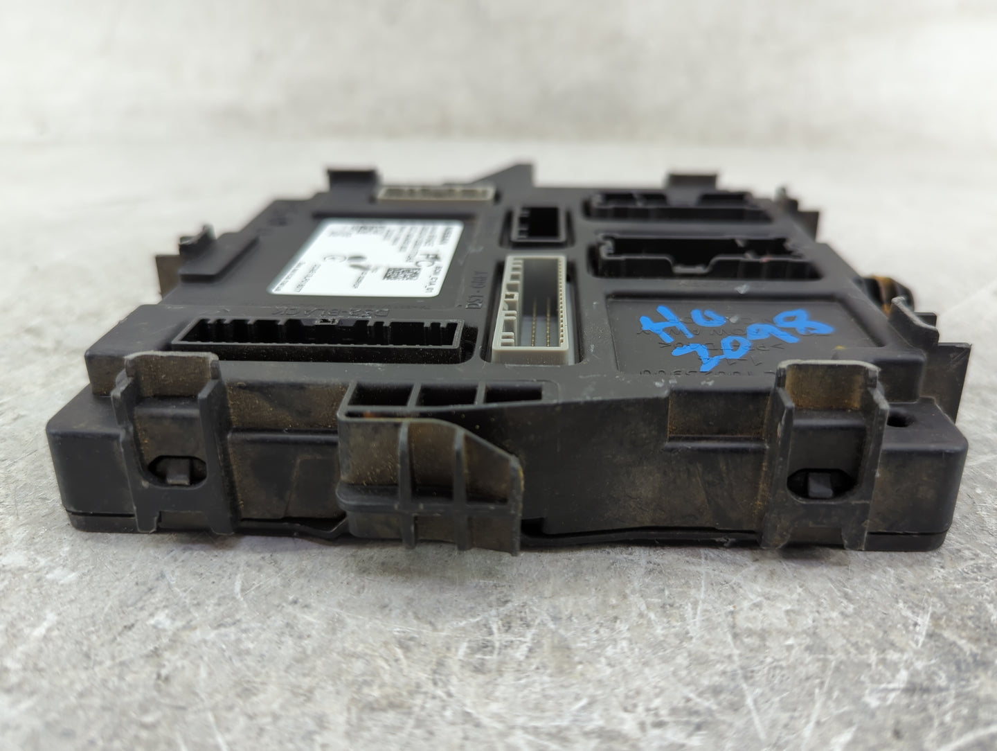 2023 Nissan Rogue Body Control Module Bcm Inner Cabin Fuse Box - Oemusedautoparts1.com