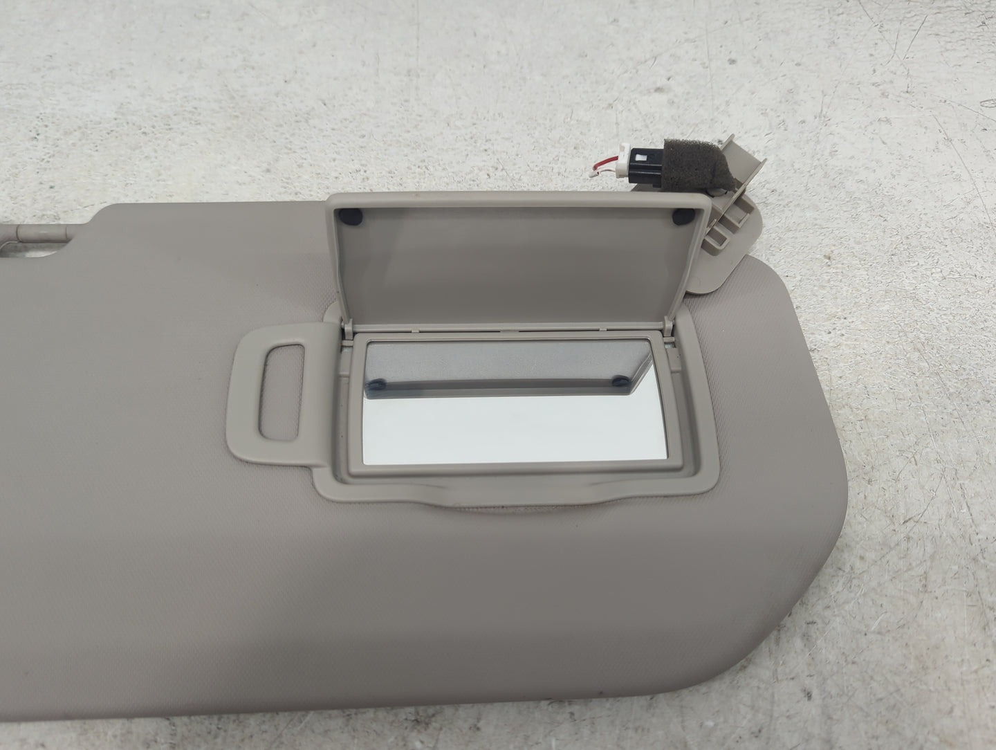 2023 Nissan Rogue Sun Visor Shade Replacement Passenger Right Mirror Fits OEM Used Auto Parts - Oemusedautoparts1.com