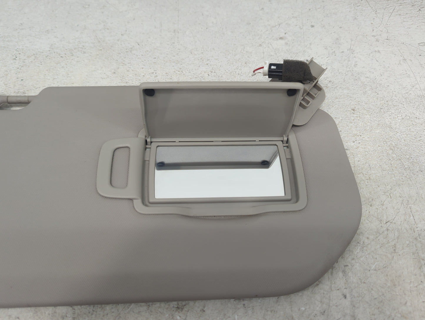 2023 Nissan Rogue Sun Visor Shade Replacement Passenger Right Mirror Fits OEM Used Auto Parts - Oemusedautoparts1.com