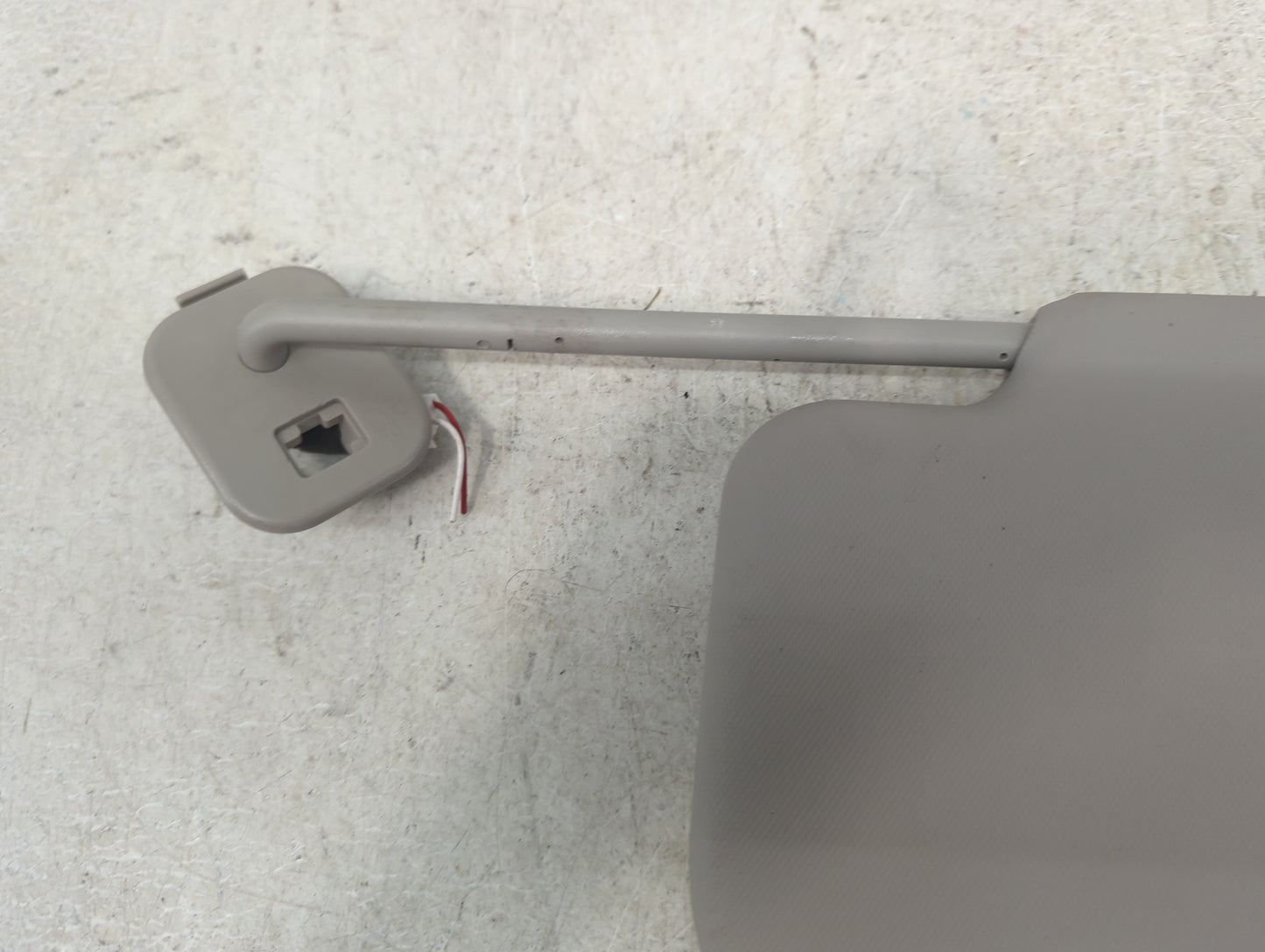 2023 Nissan Rogue Sun Visor Shade Replacement Passenger Right Mirror Fits OEM Used Auto Parts - Oemusedautoparts1.com