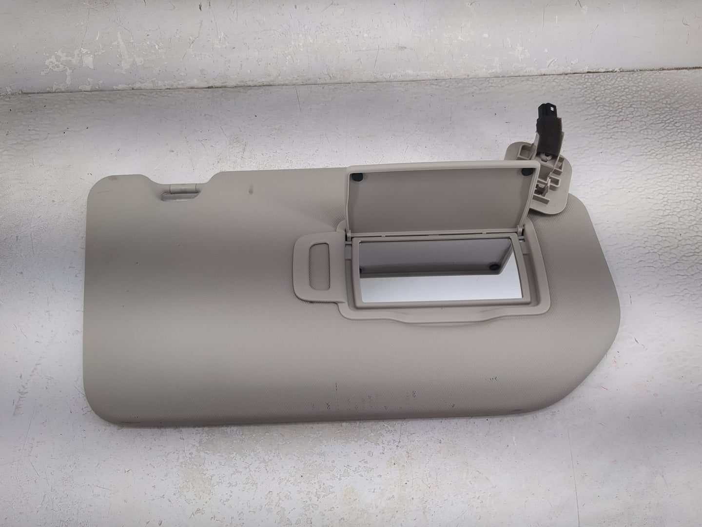 2021-2022 Nissan Rogue Sun Visor Shade Replacement Passenger Right Mirror Fits Fits 2021 2022 OEM Used Auto Parts - Oemuseda