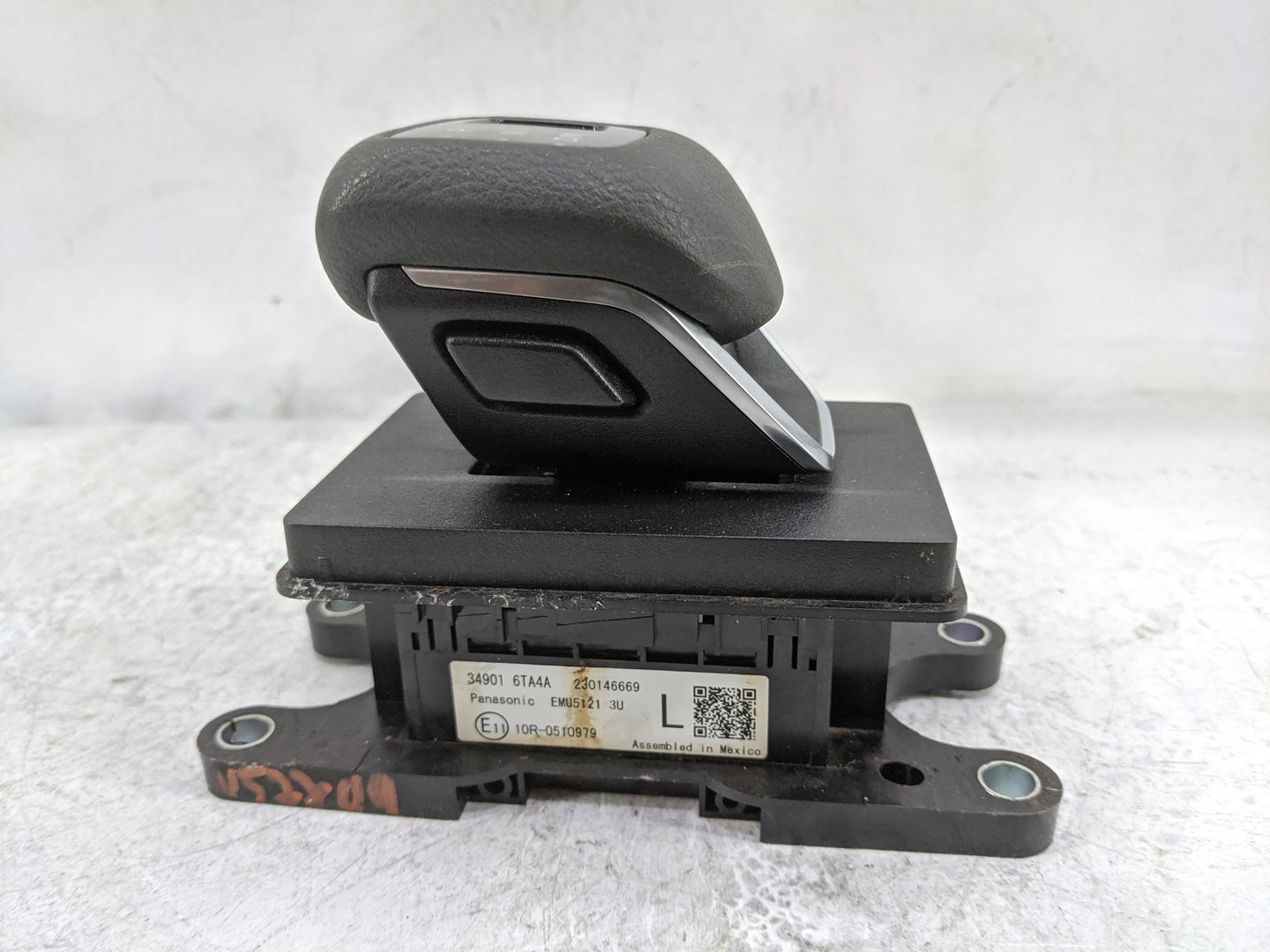 2023 Nissan Rogue Floor Console Assembly Shifter 1478589 - Oemusedautoparts1.com