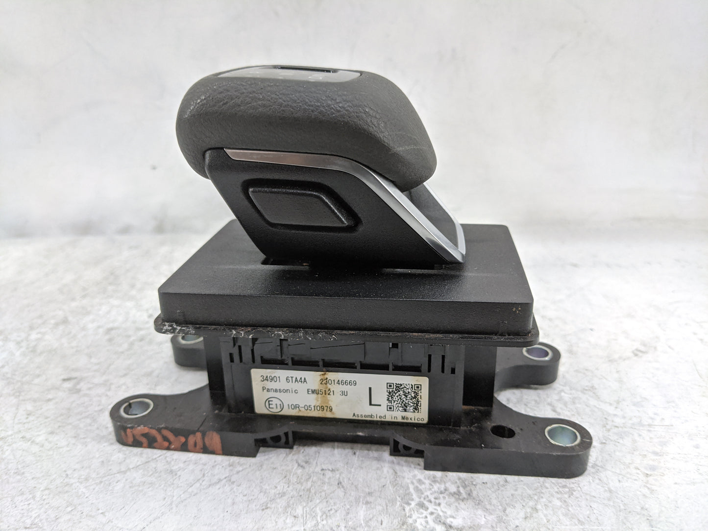 2023 Nissan Rogue Floor Console Assembly Shifter 1478589 - Oemusedautoparts1.com