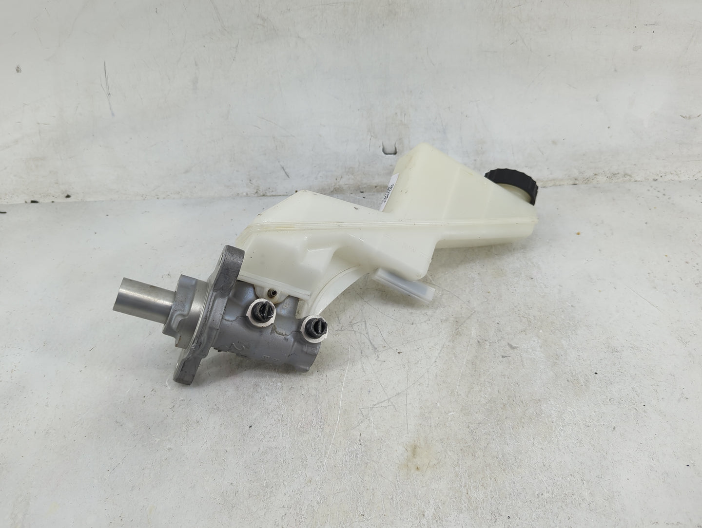 2023 Nissan Rogue Brake Master Cylinder - Oemusedautoparts1.com
