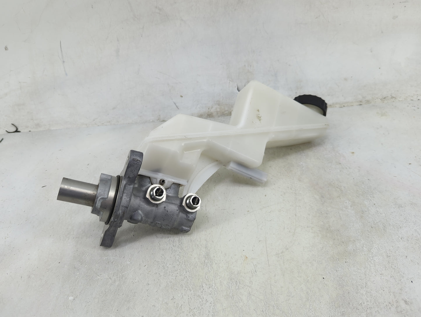 2021-2022 Nissan Rogue Brake Master Cylinder 1490175 - Oemusedautoparts1.com