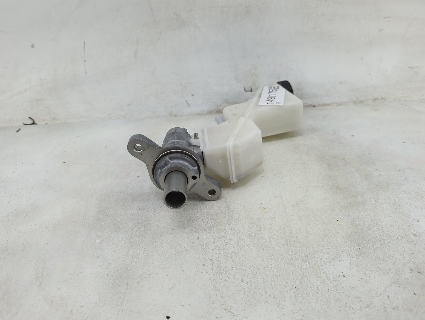 2021-2022 Nissan Rogue Brake Master Cylinder 1490175 - Oemusedautoparts1.com