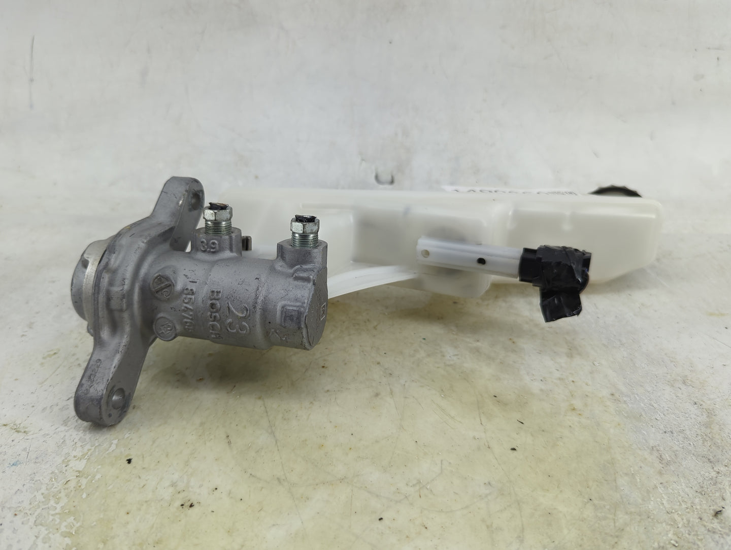 2021-2022 Nissan Rogue Brake Master Cylinder 1490650 - Oemusedautoparts1.com