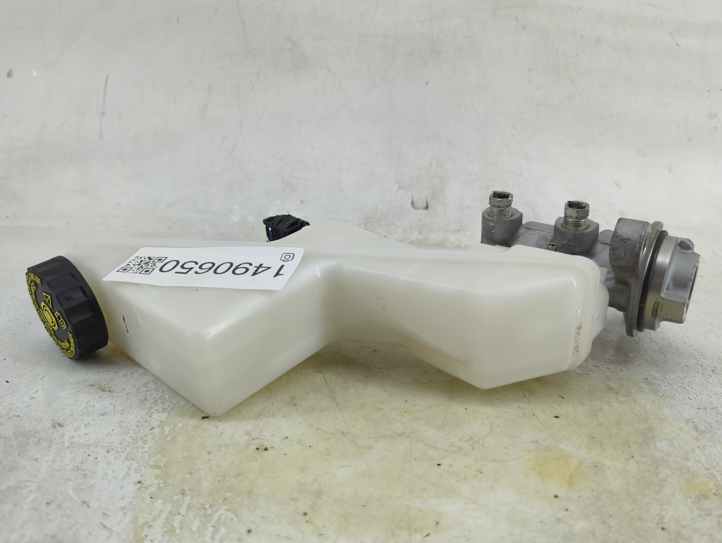 2021-2022 Nissan Rogue Brake Master Cylinder 1490650 - Oemusedautoparts1.com