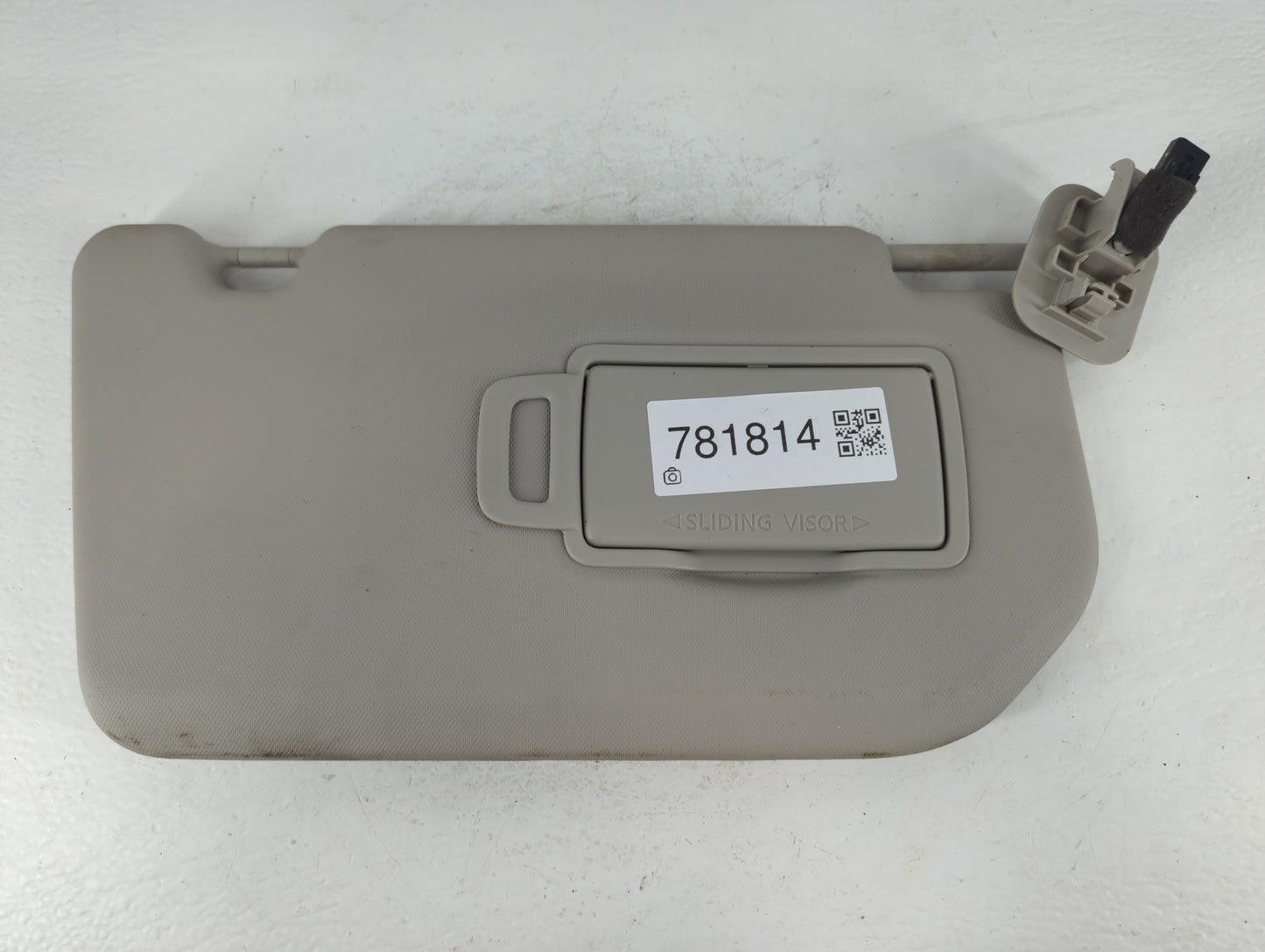2021-2022 Nissan Rogue Sun Visor Shade Replacement Passenger Right Mirror Fits Fits 2021 2022 OEM Used Auto Parts - Oemuseda