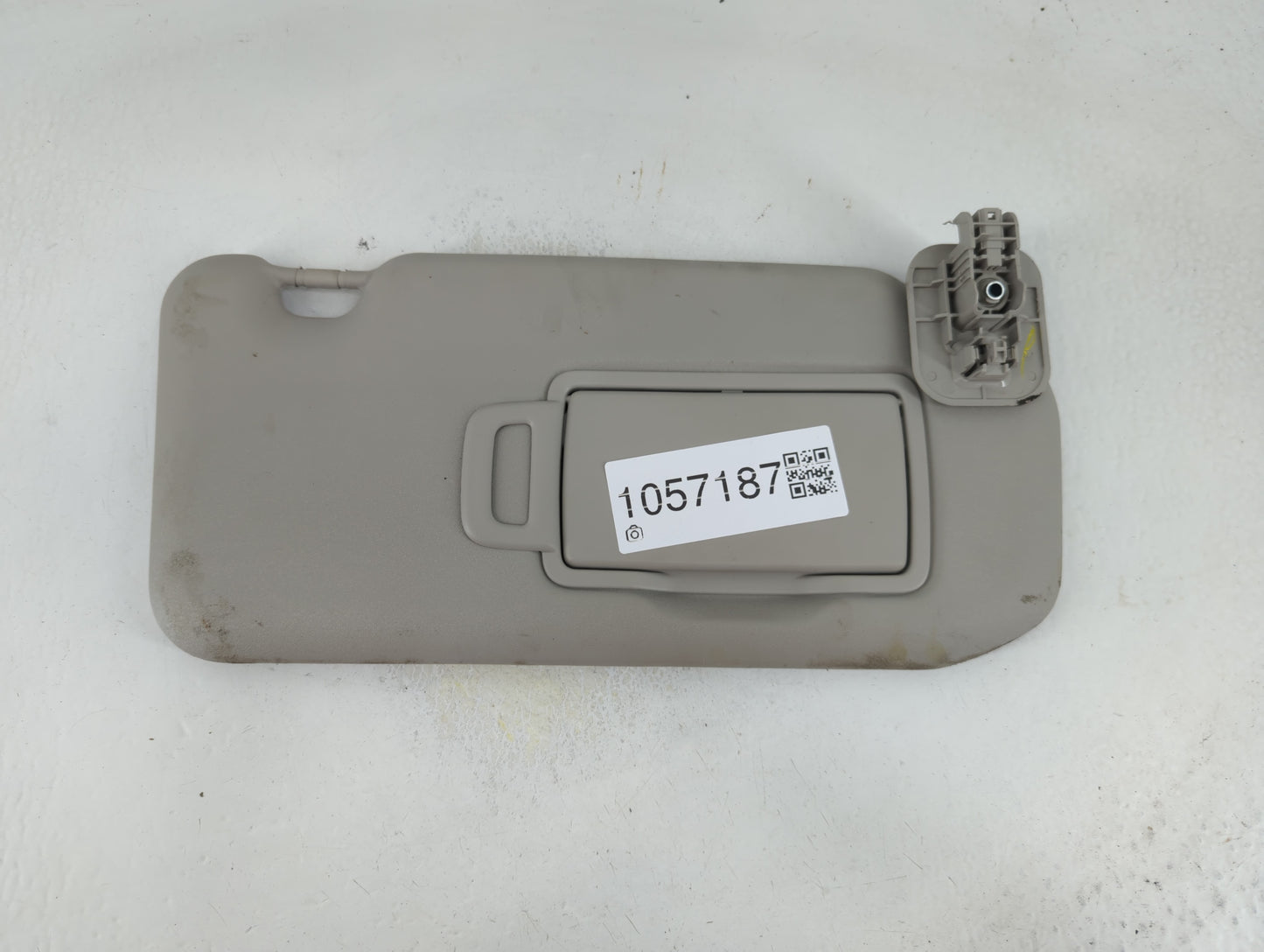 2020-2022 Nissan Sentra Sun Visor Shade Replacement Passenger Right Mirror Fits Fits 2020 2021 2022 OEM Used Auto Parts - Oe