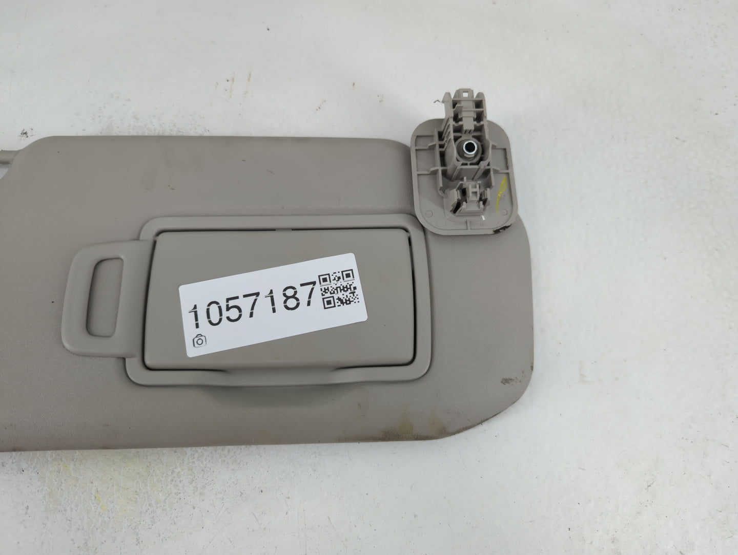 2020-2022 Nissan Sentra Sun Visor Shade Replacement Passenger Right Mirror Fits Fits 2020 2021 2022 OEM Used Auto Parts - Oe