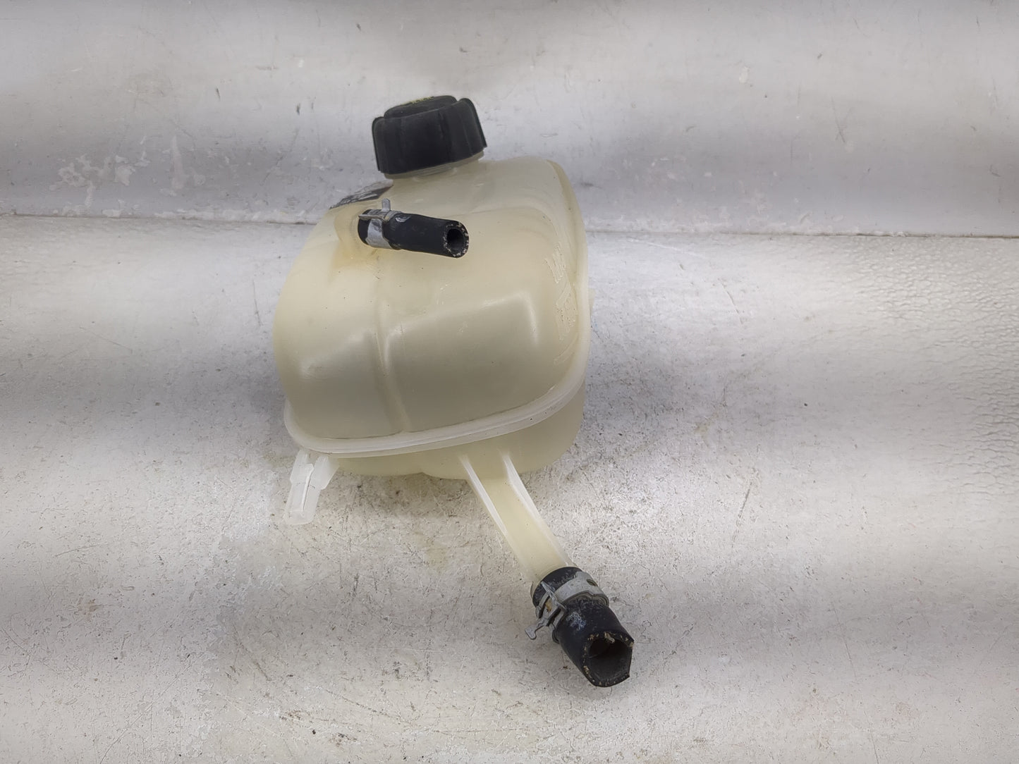 2020-2022 Nissan Sentra Radiator Coolant Overflow Expansion Tank Bottle 1476923 - Oemusedautoparts1.com
