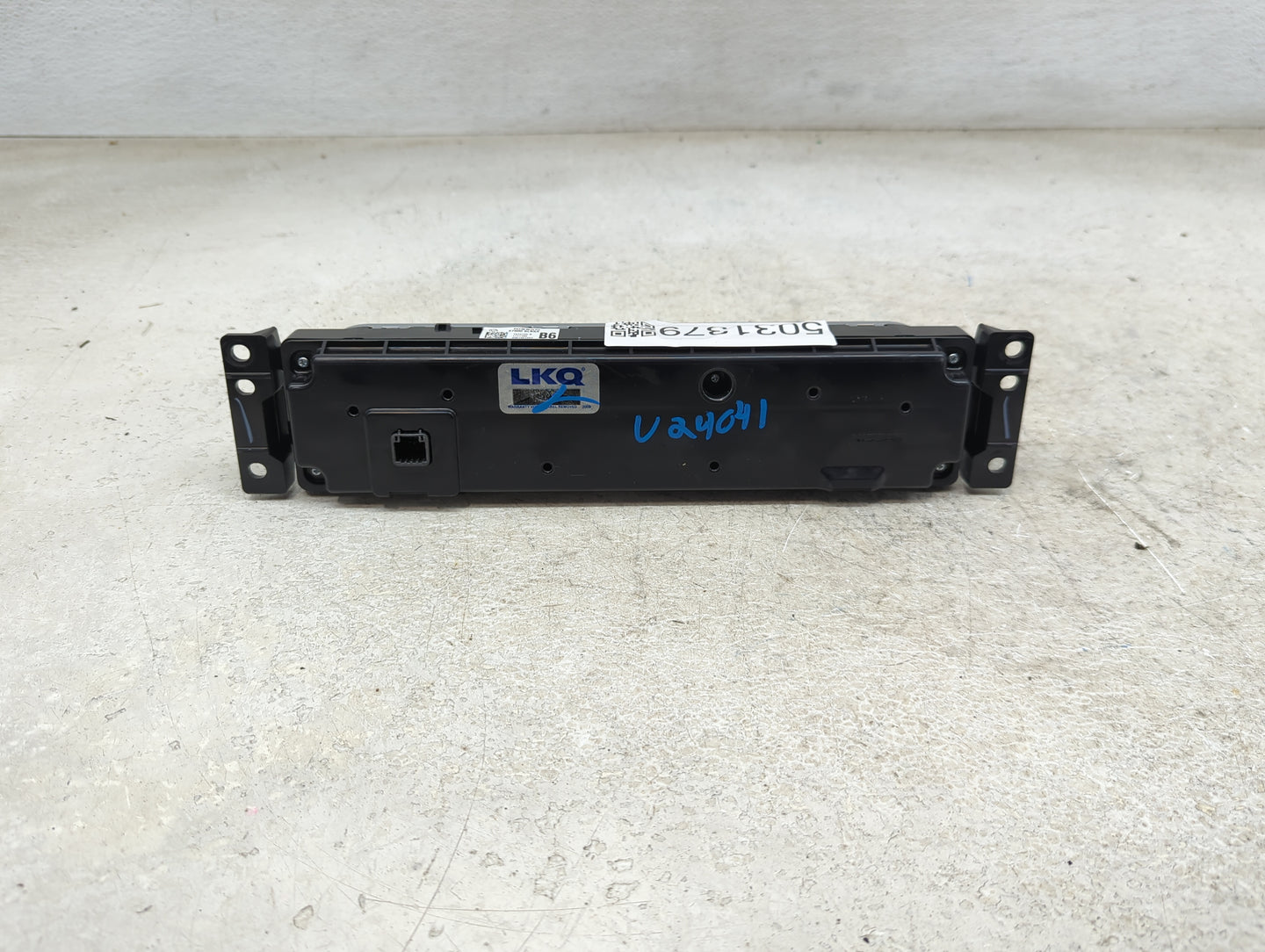 2020-2022 Nissan Sentra Climate Control Module Temperature AC/Heater Replacement P/N:27500 6LB6A Fits Fits 2020 2021 2022 OE