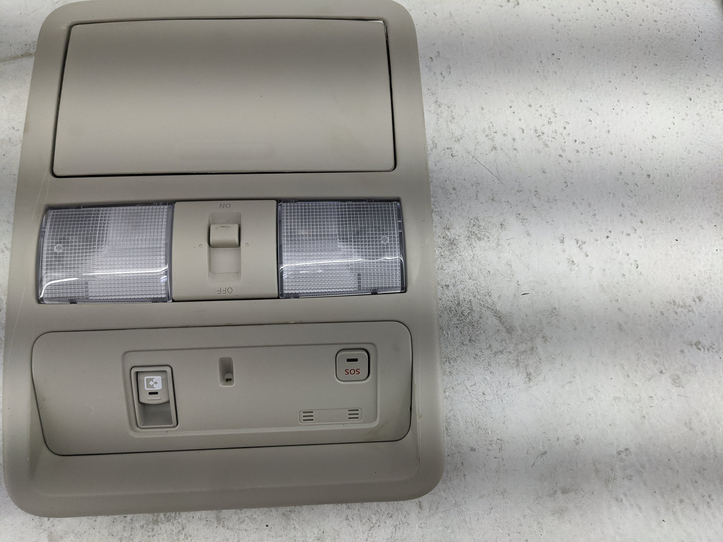 2023 Nissan Titan Xd Overhead Roof Console Tan - Oemusedautoparts1.com