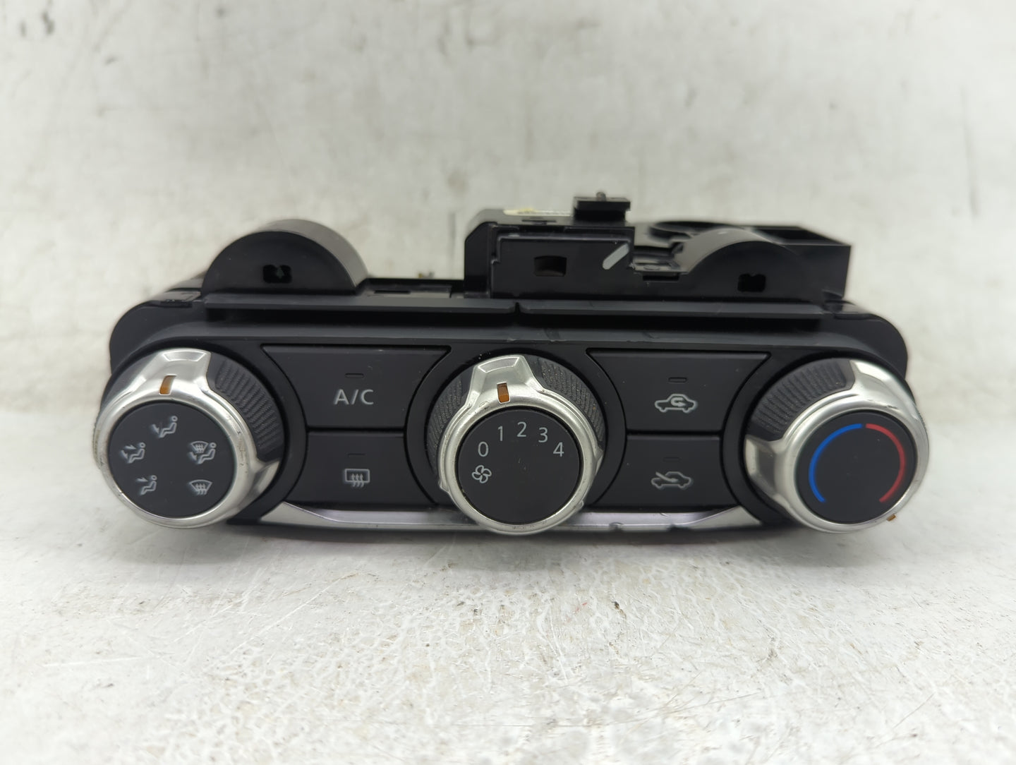 2023 Nissan Versa Climate Control Module Temperature AC/Heater Replacement P/N:T669216 A Fits OEM Used Auto Parts - Oemuseda