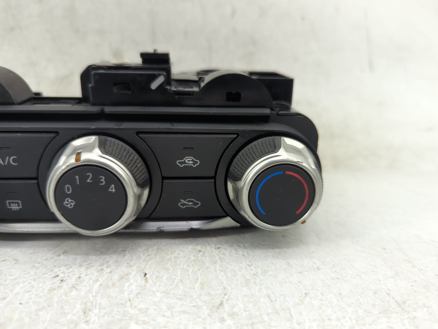 2023 Nissan Versa Climate Control Module Temperature AC/Heater Replacement P/N:T669216 A Fits OEM Used Auto Parts - Oemuseda