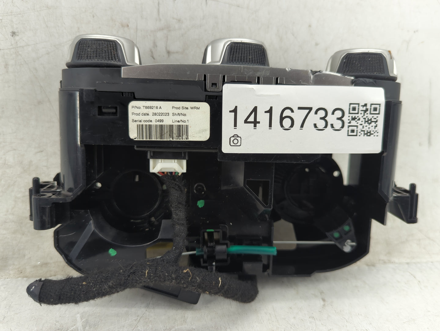 2023 Nissan Versa Climate Control Module Temperature AC/Heater Replacement P/N:T669216 A Fits OEM Used Auto Parts - Oemuseda