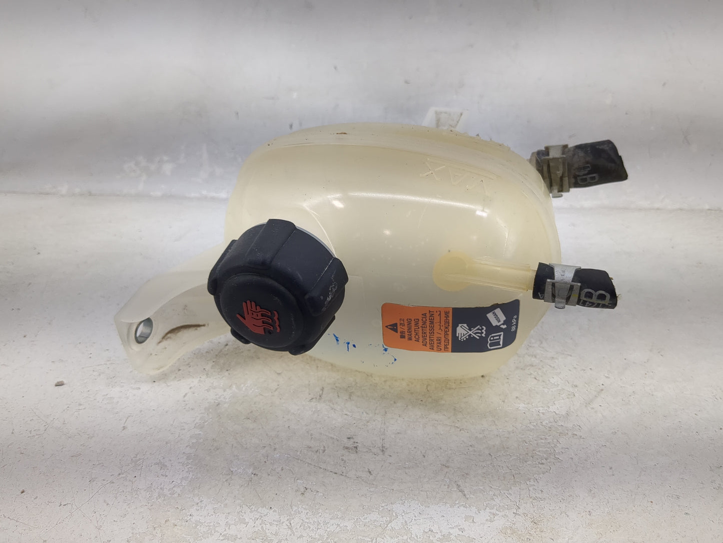 2020-2022 Nissan Versa Windshield Washer Fluid Reservoir Bottle Oem 1477180 - Oemusedautoparts1.com