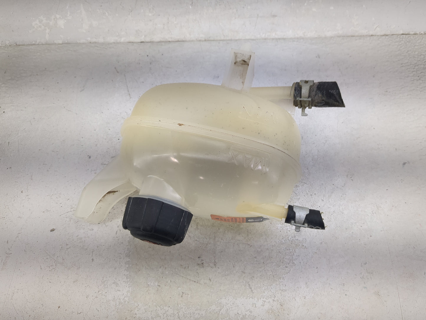 2020-2022 Nissan Versa Windshield Washer Fluid Reservoir Bottle Oem 1477180 - Oemusedautoparts1.com