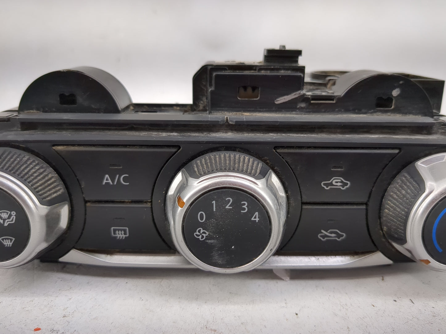 2023 Nissan Versa Climate Control Module Temperature AC/Heater Replacement P/N:T651215 Fits OEM Used Auto Parts - Oemusedaut