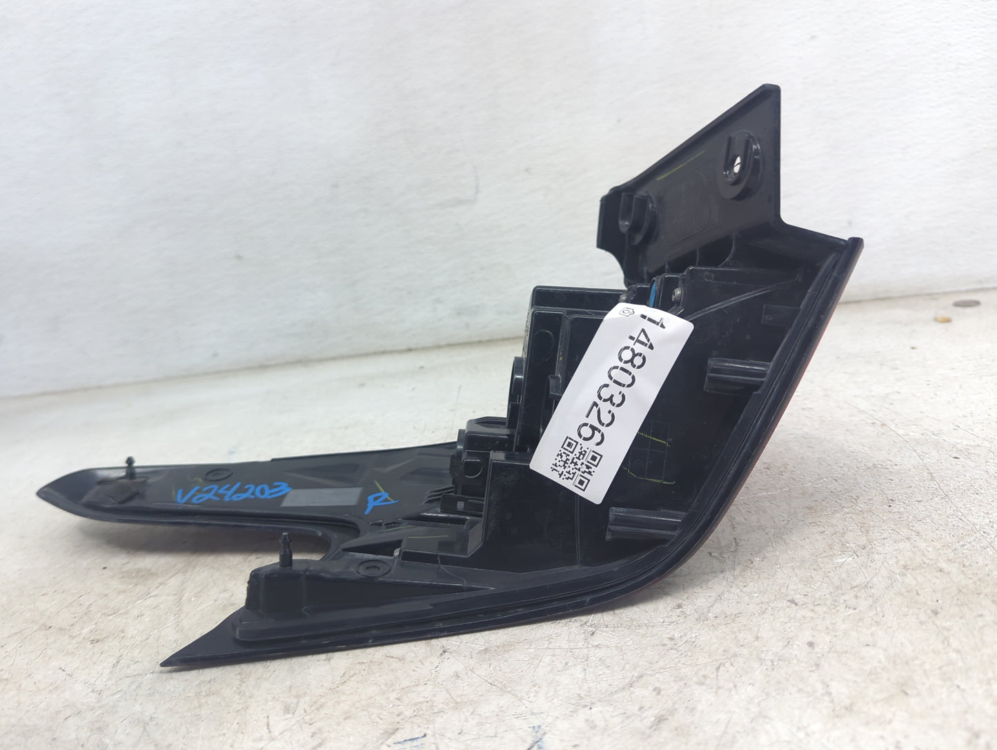 2020-2022 Nissan Versa Tail Light Assembly Passenger Right OEM Fits Fits 2020 2021 2022 OEM Used Auto Parts - Oemusedautopar