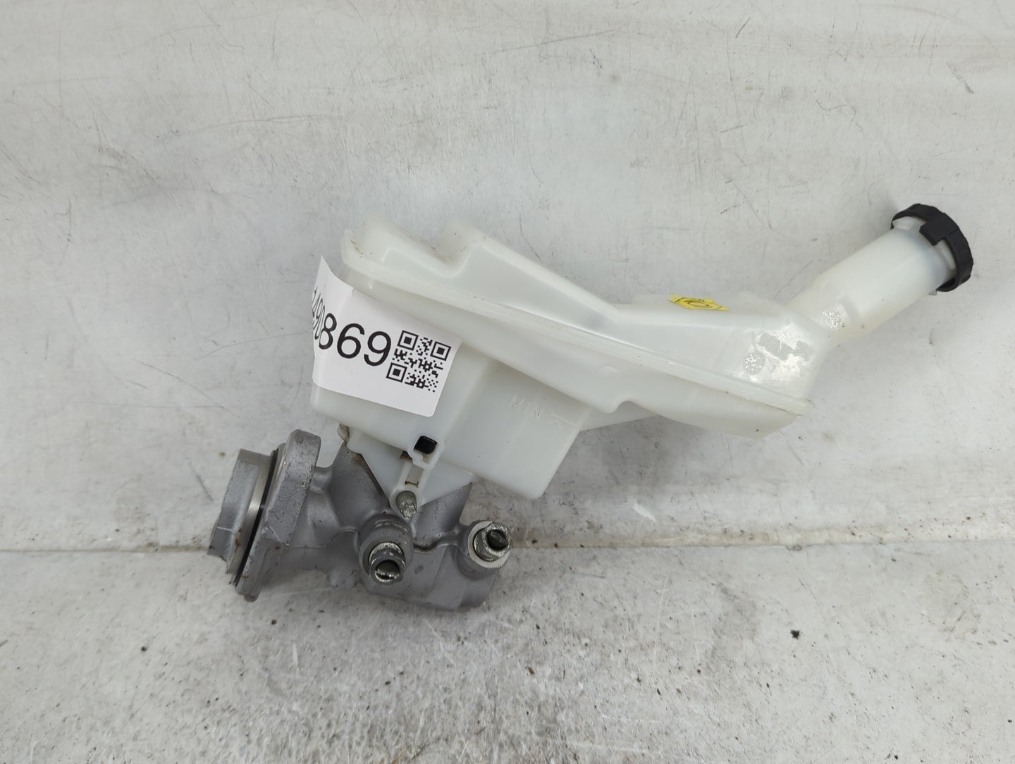 2020-2022 Nissan Versa Brake Master Cylinder 1490869 - Oemusedautoparts1.com