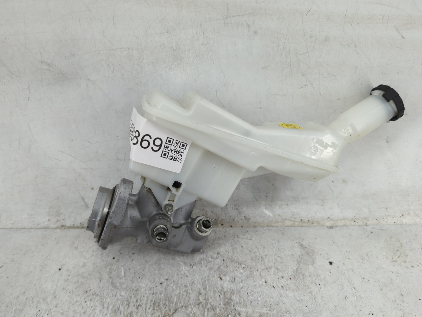2020-2022 Nissan Versa Brake Master Cylinder 1490869 - Oemusedautoparts1.com