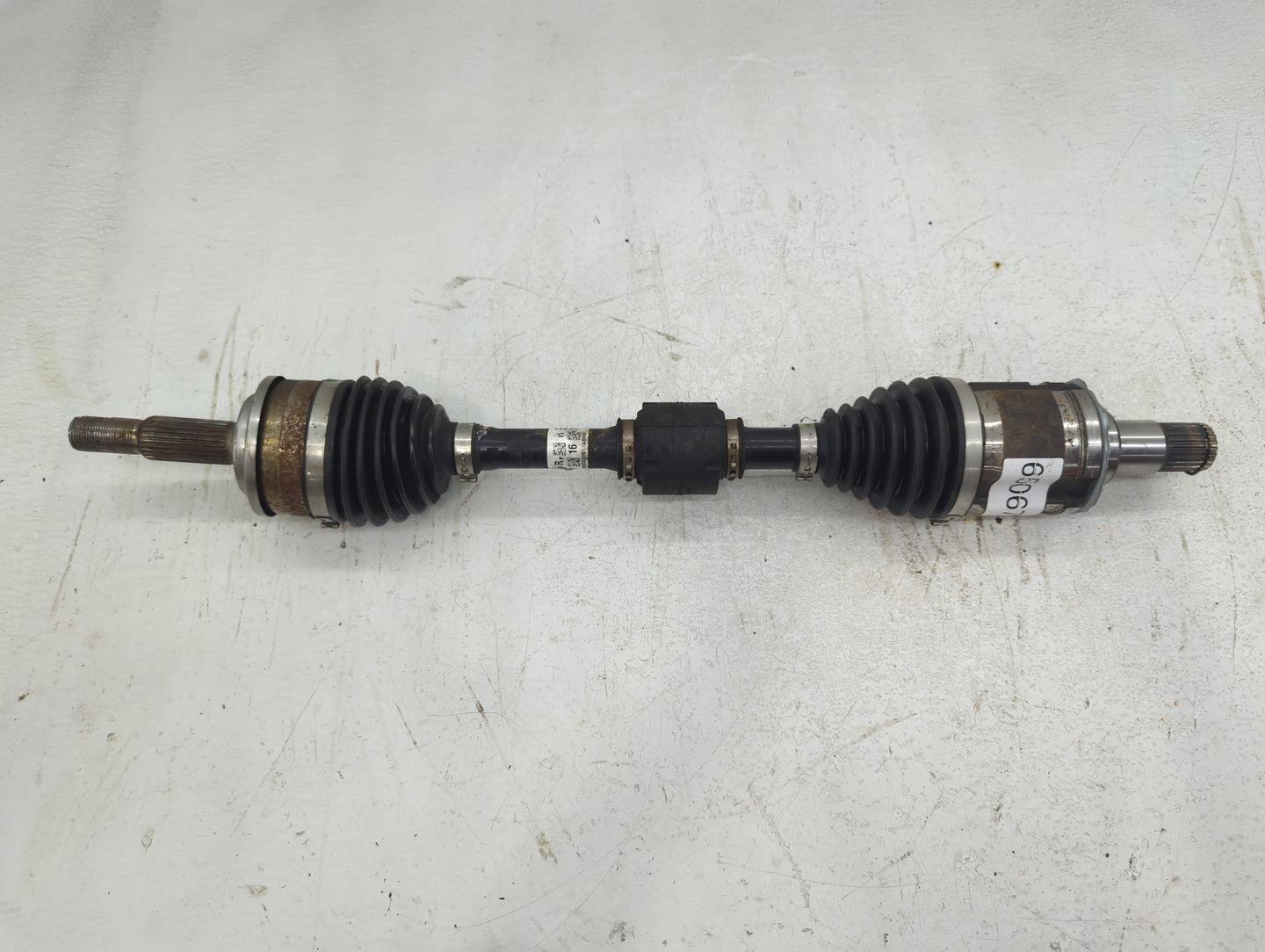 2023 Porsche Macan Axle Shaft Front Driver Cv C/v - Oemusedautoparts1.com