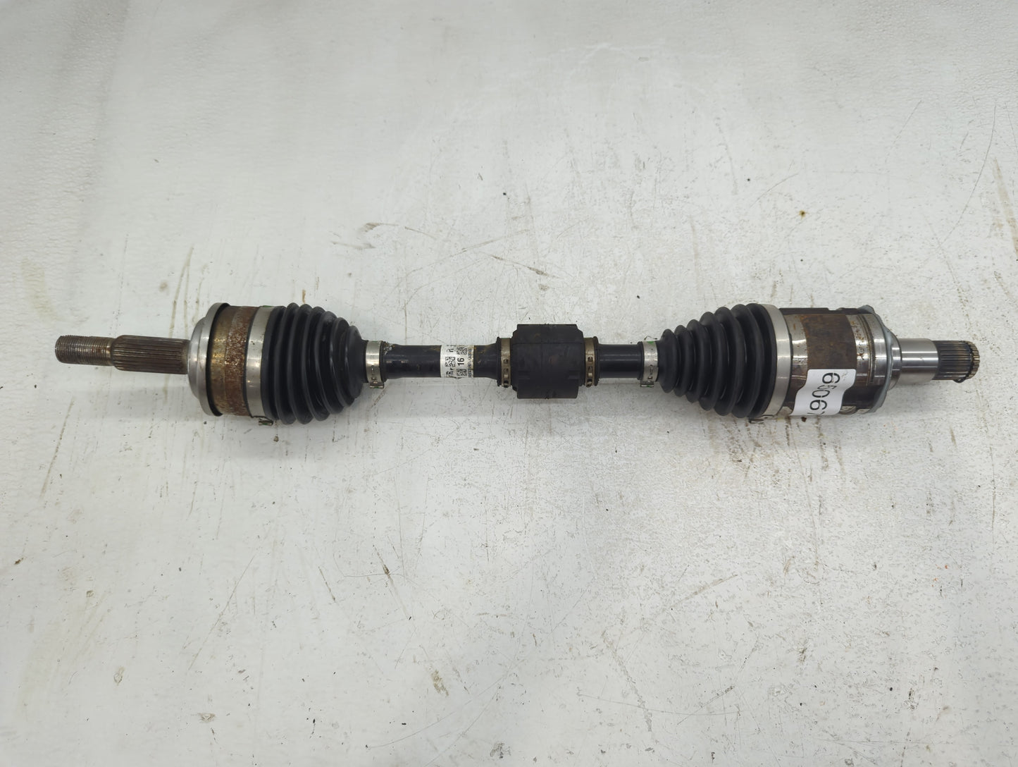 2023 Porsche Macan Axle Shaft Front Driver Cv C/v - Oemusedautoparts1.com