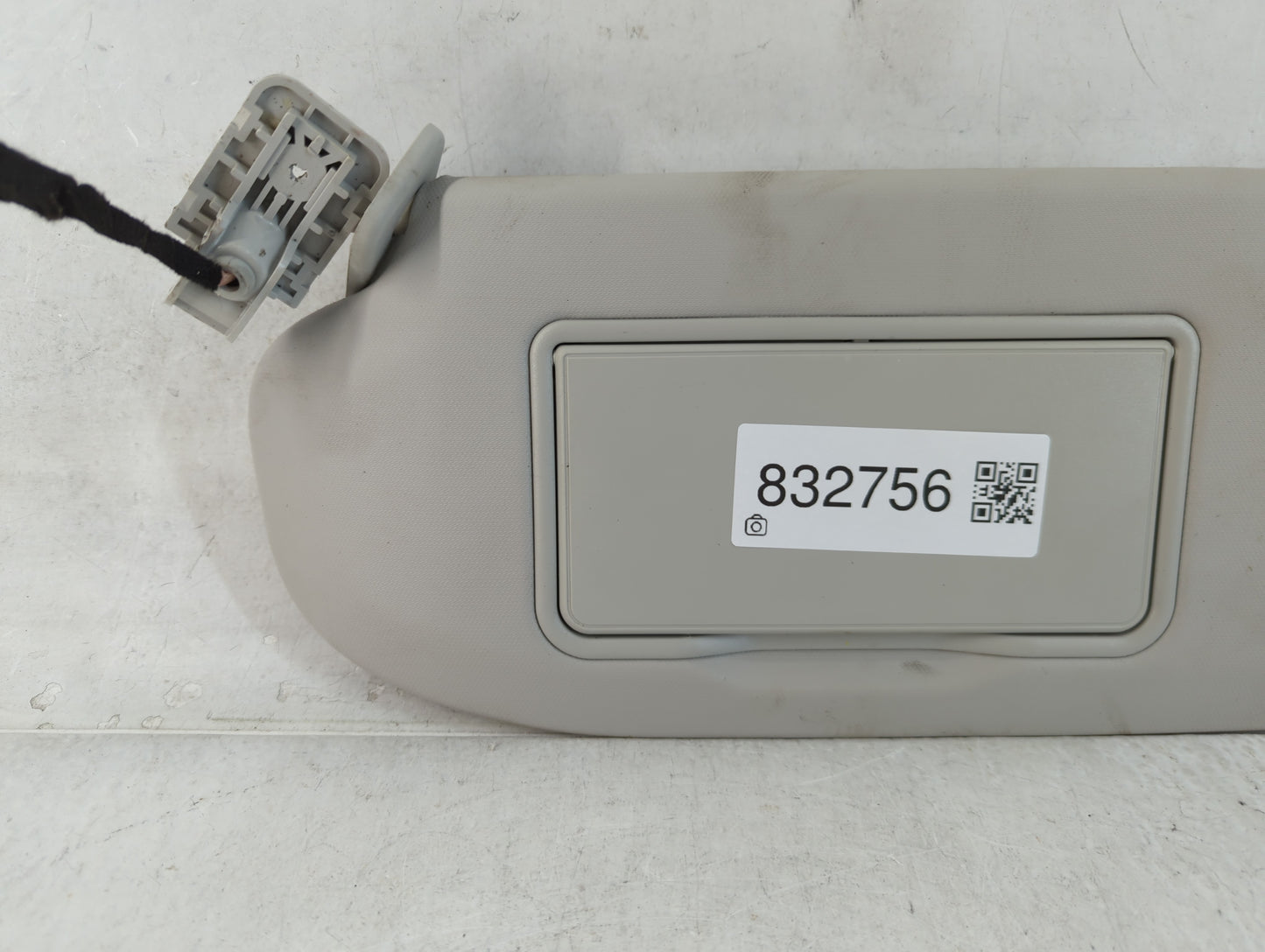 2023 Porsche Macan Sun Visor Shade Replacement Driver Left Mirror Fits OEM Used Auto Parts - Oemusedautoparts1.com