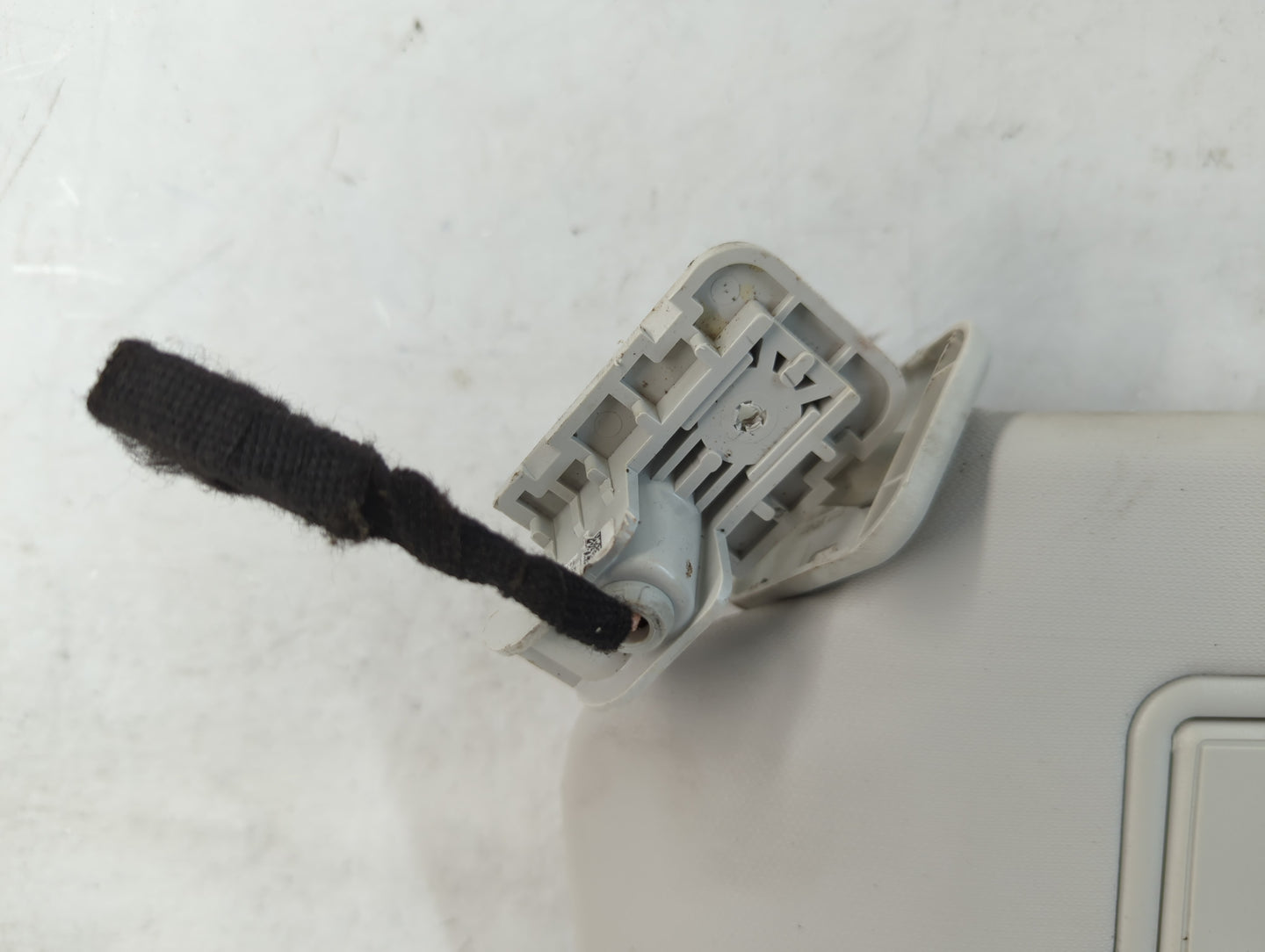 2023 Porsche Macan Sun Visor Shade Replacement Driver Left Mirror Fits OEM Used Auto Parts - Oemusedautoparts1.com