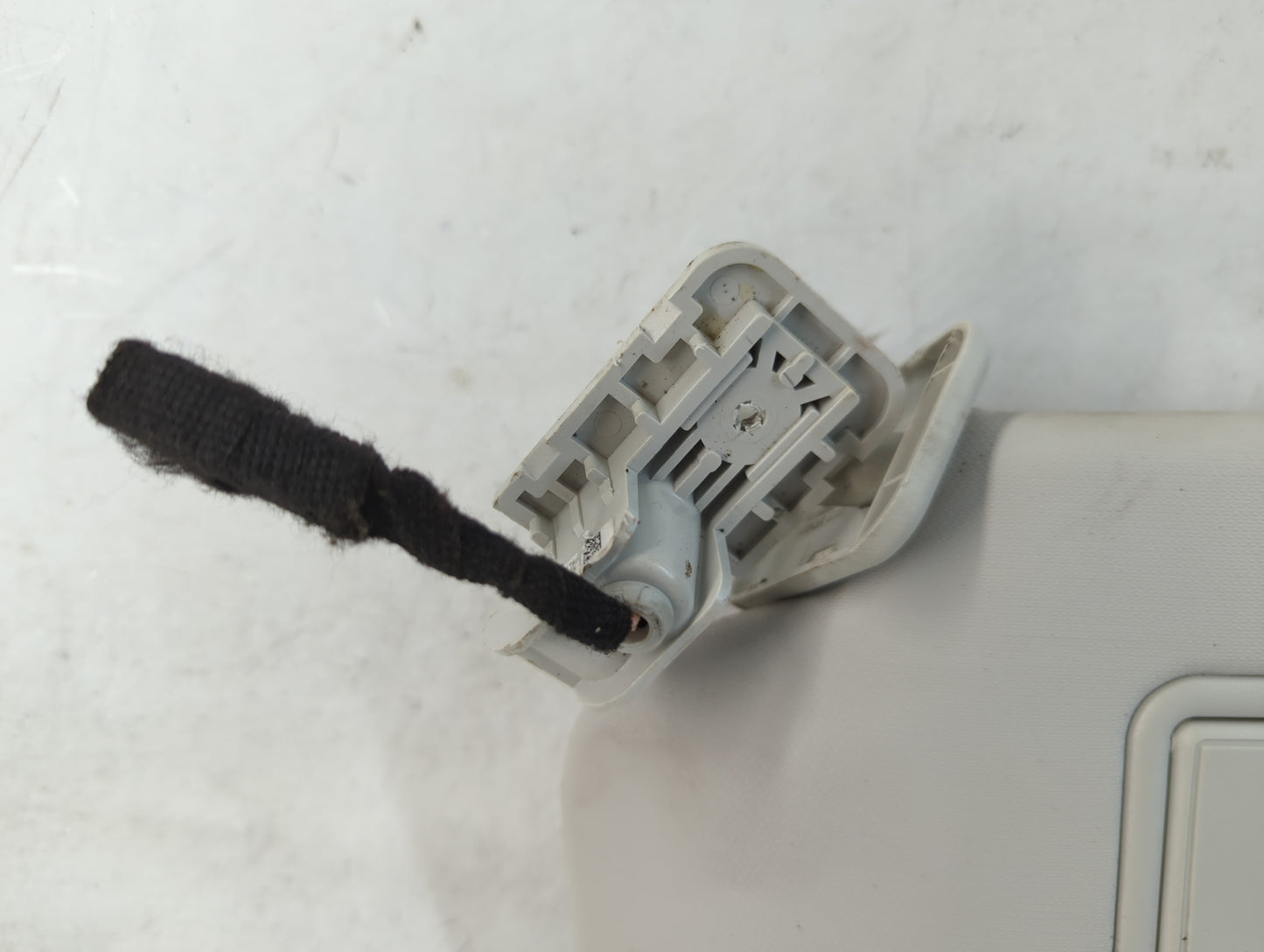 2023 Porsche Macan Sun Visor Shade Replacement Driver Left Mirror Fits OEM Used Auto Parts - Oemusedautoparts1.com