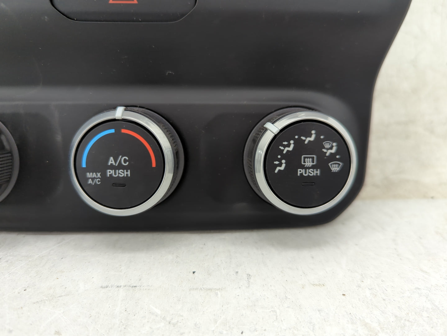 2019-2022 Ram 1500 Climate Control Module Temperature AC/Heater Replacement P/N:P68340281AD 17023199-04 Fits OEM Used Auto P
