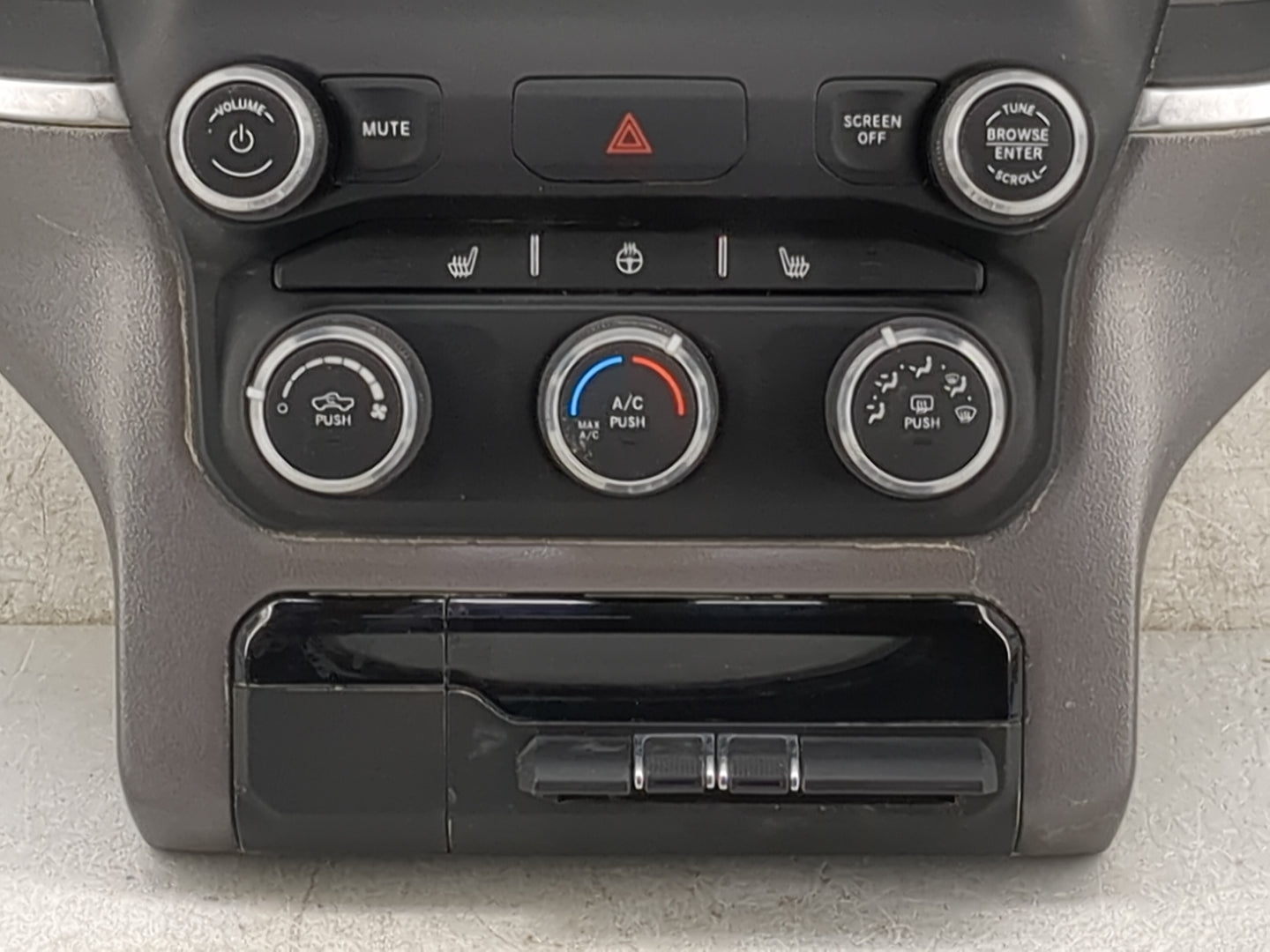 2023 Ram 1500 Climate Control Module Temperature AC/Heater Replacement P/N:P68340284AE 17023202-05 Fits OEM Used Auto Parts 