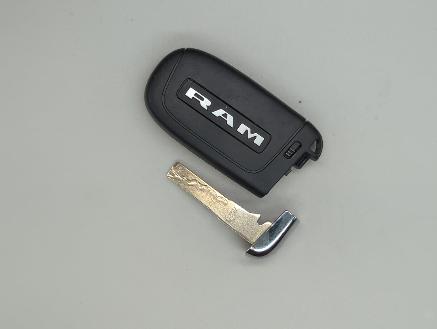 Ram Promaster Keyless Entry Remote Fob M3N-40821302 60977653 4 buttons - Oemusedautoparts1.com