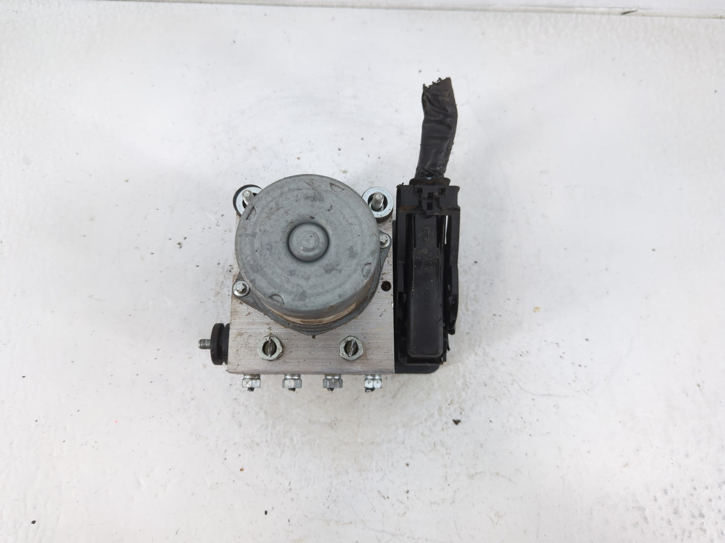 2023 Subaru Ascent ABS Pump Control Module Replacement P/N:970 349 27536XC02A Fits OEM Used Auto Parts - Oemusedautoparts1.c