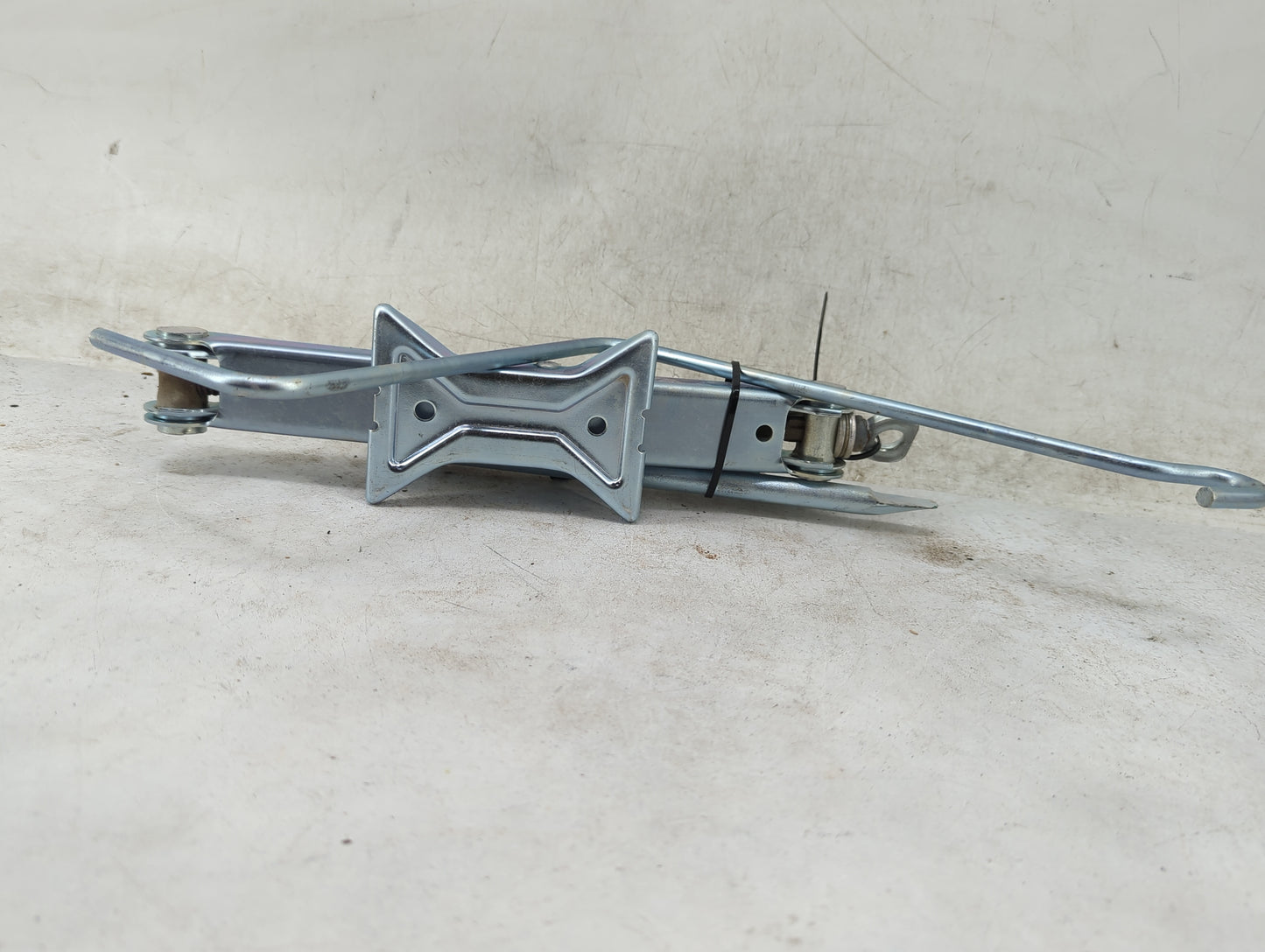 2023 Subaru Brz Spare Scissor Car Jack - Oemusedautoparts1.com
