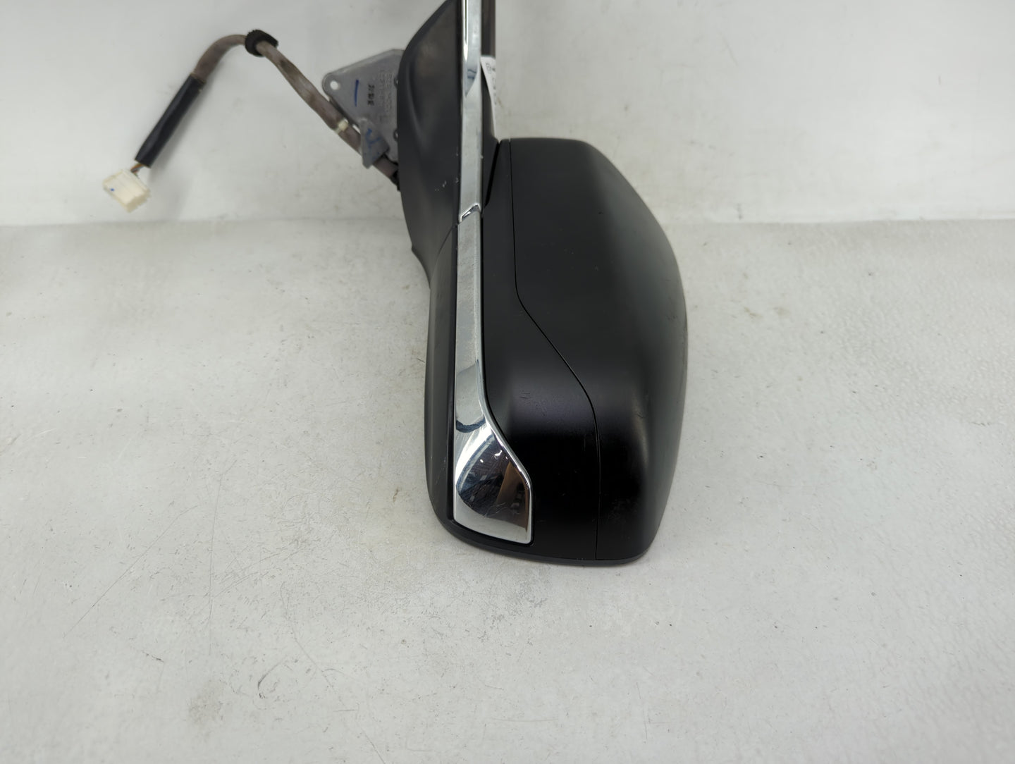 2020-2022 Subaru Legacy Driver Side View Mirror - Left Door Mirror OEM Used - Oemusedautoparts1.com