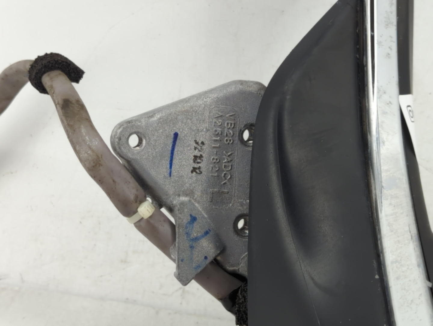 2020-2022 Subaru Legacy Driver Side View Mirror - Left Door Mirror OEM Used - Oemusedautoparts1.com