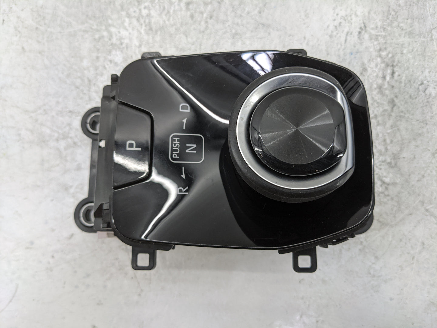2023 Subaru Solterra Floor Console Assembly Shifter - Oemusedautoparts1.com