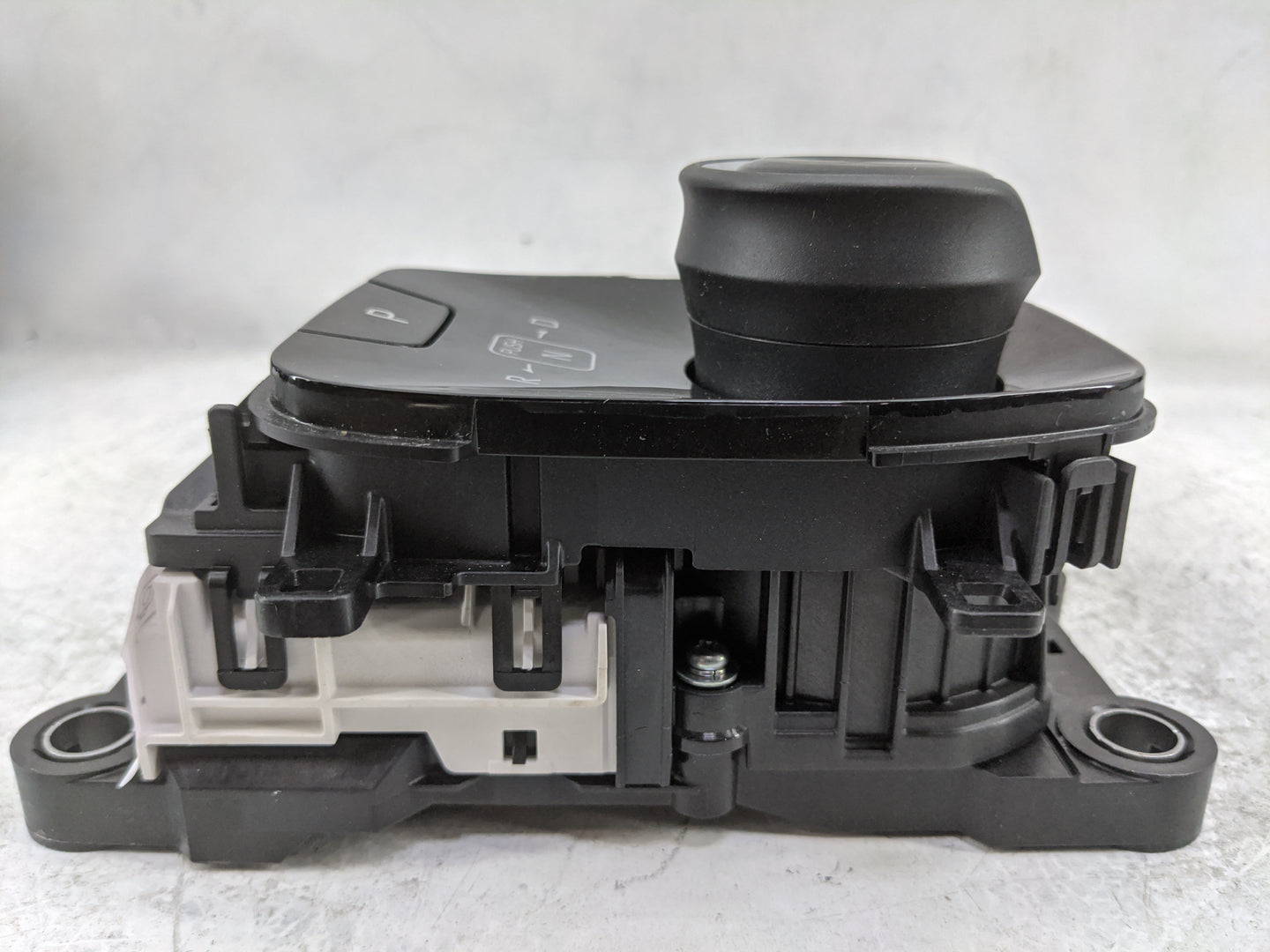 2023 Subaru Solterra Floor Console Assembly Shifter - Oemusedautoparts1.com