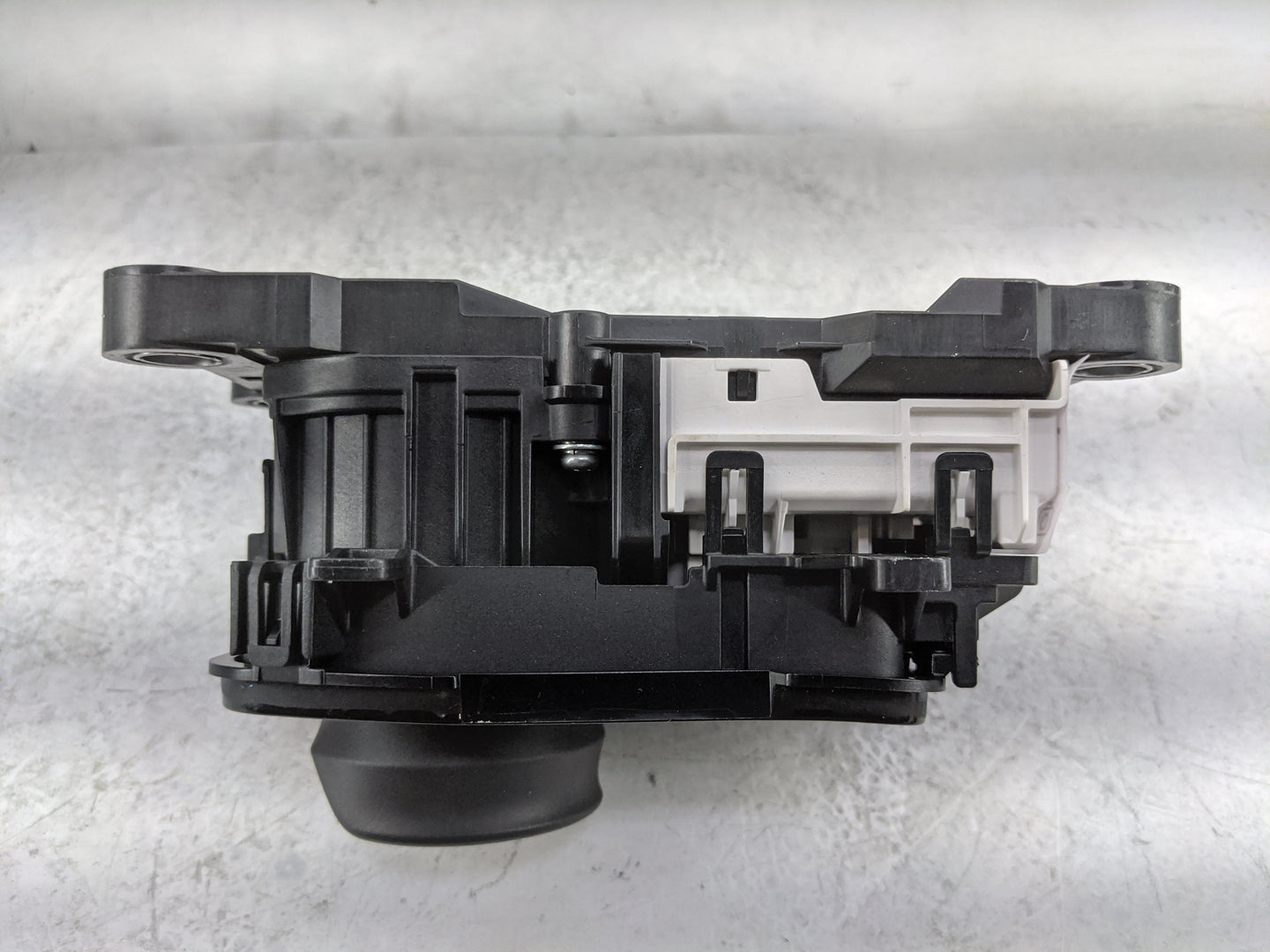 2023 Subaru Solterra Floor Console Assembly Shifter - Oemusedautoparts1.com