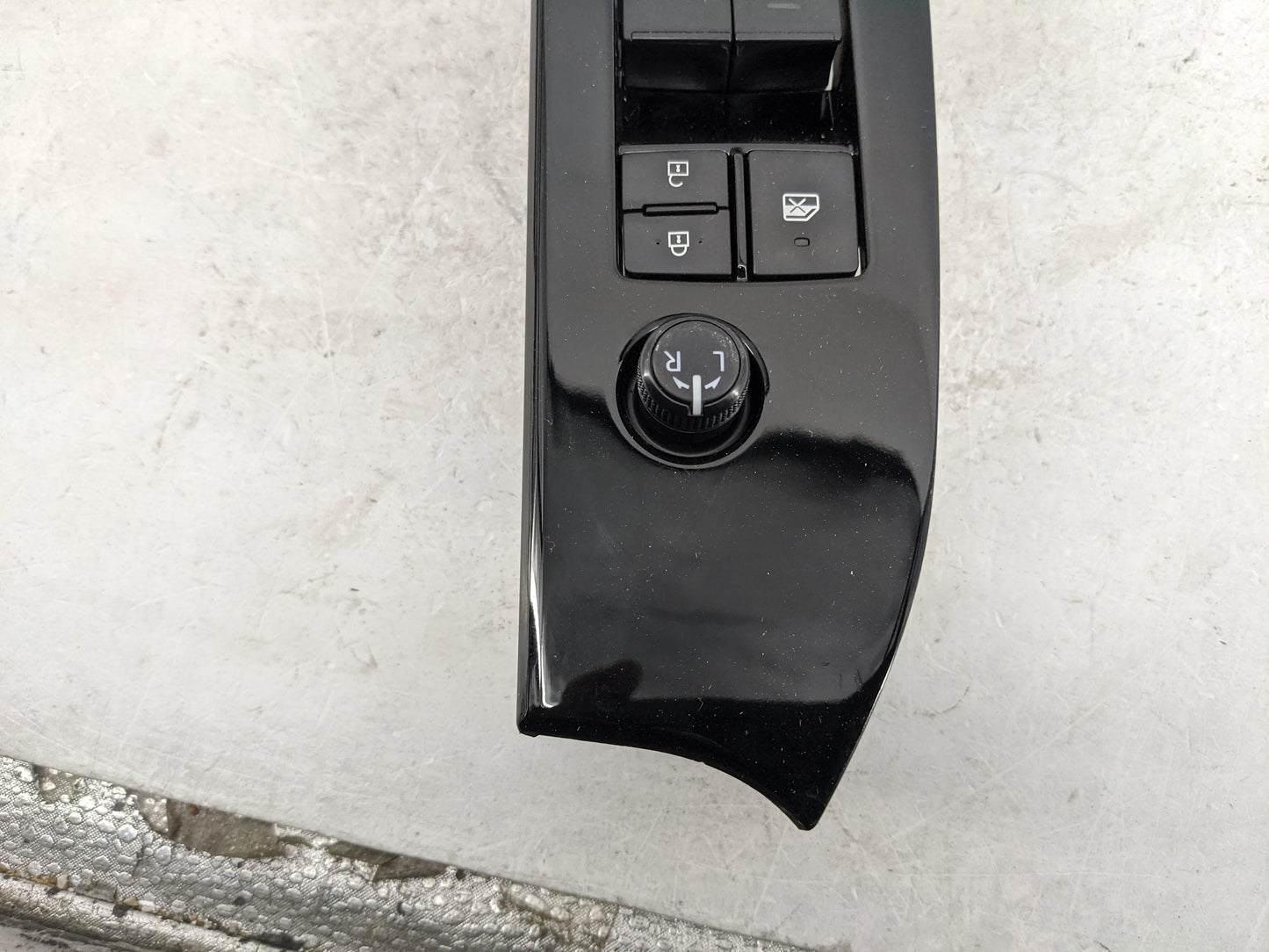 2023 Subaru Solterra Master Power Window Switch Replacement Driver Side Left Fits OEM Used Auto Parts - Oemusedautoparts1.co