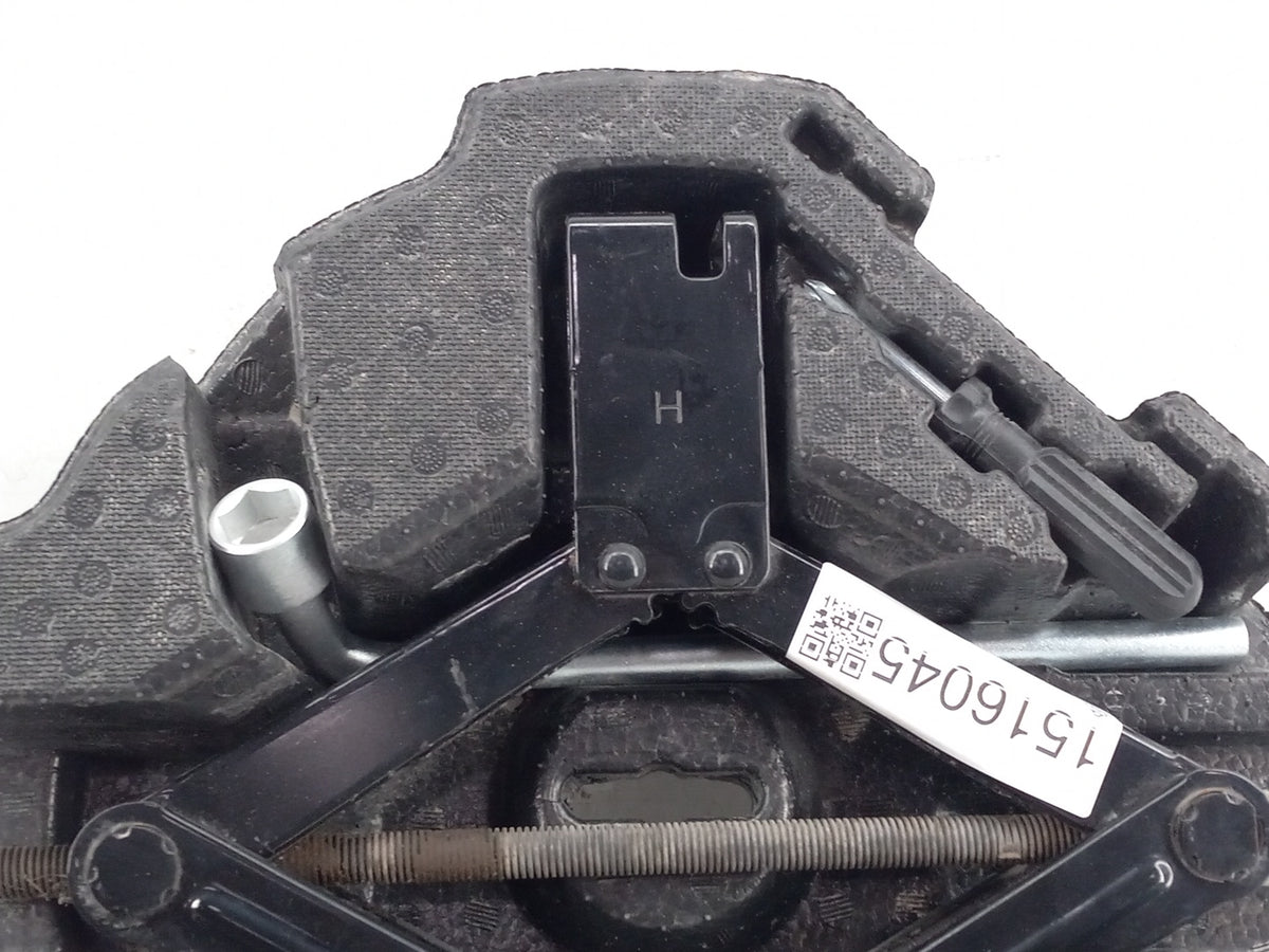2023 Subaru Xv Spare Scissor Car Jack - Oemusedautoparts1.com