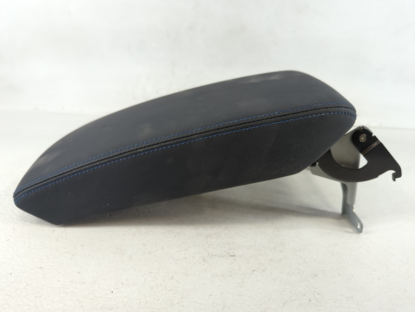 2023 Subaru Xv Center Console Armrest Cover Lid Fits OEM Used Auto Parts - Oemusedautoparts1.com