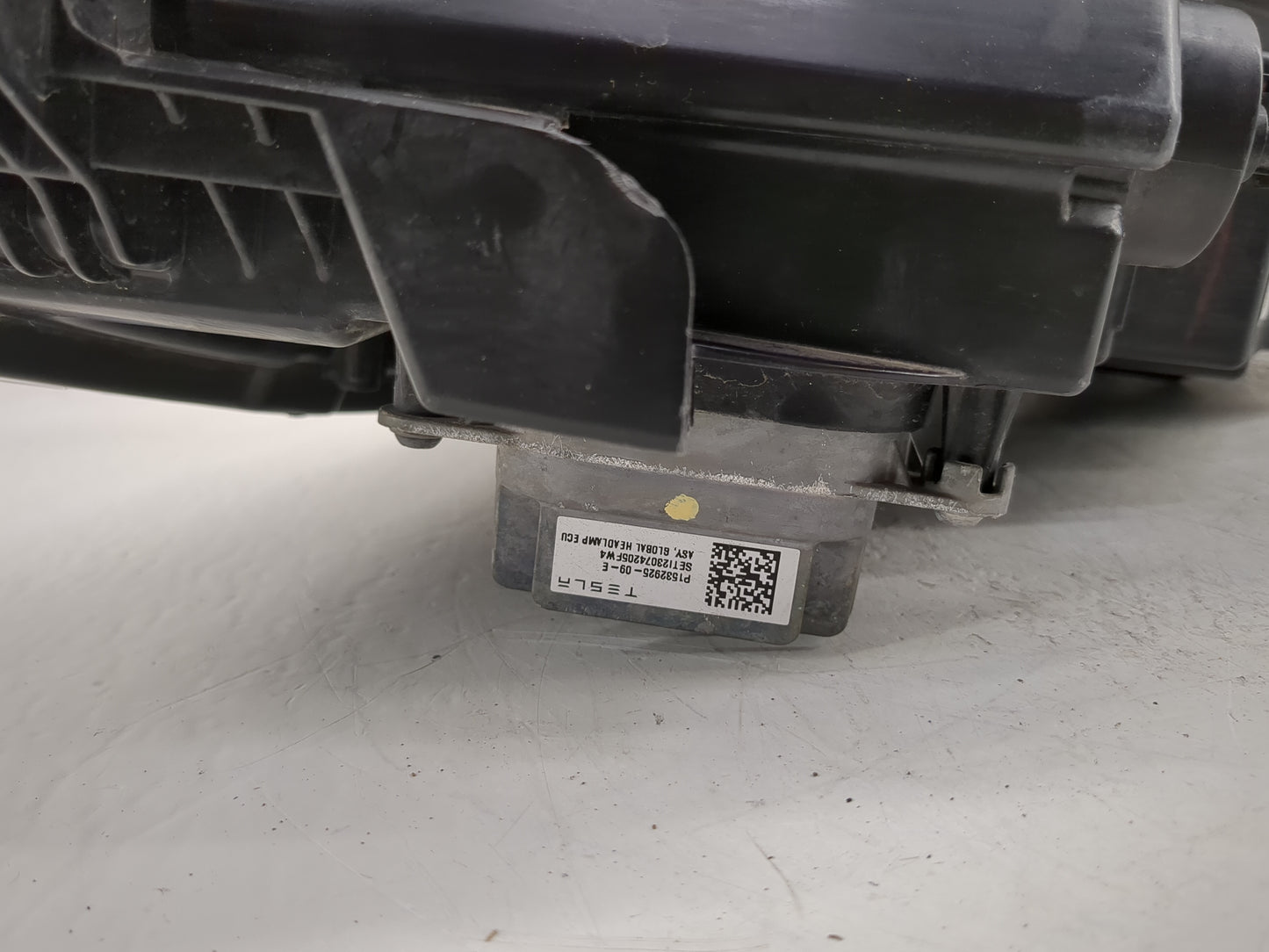 2023 Tesla Model 3 Passenger Right Oem Head Light Headlight Lamp - Oemusedautoparts1.com