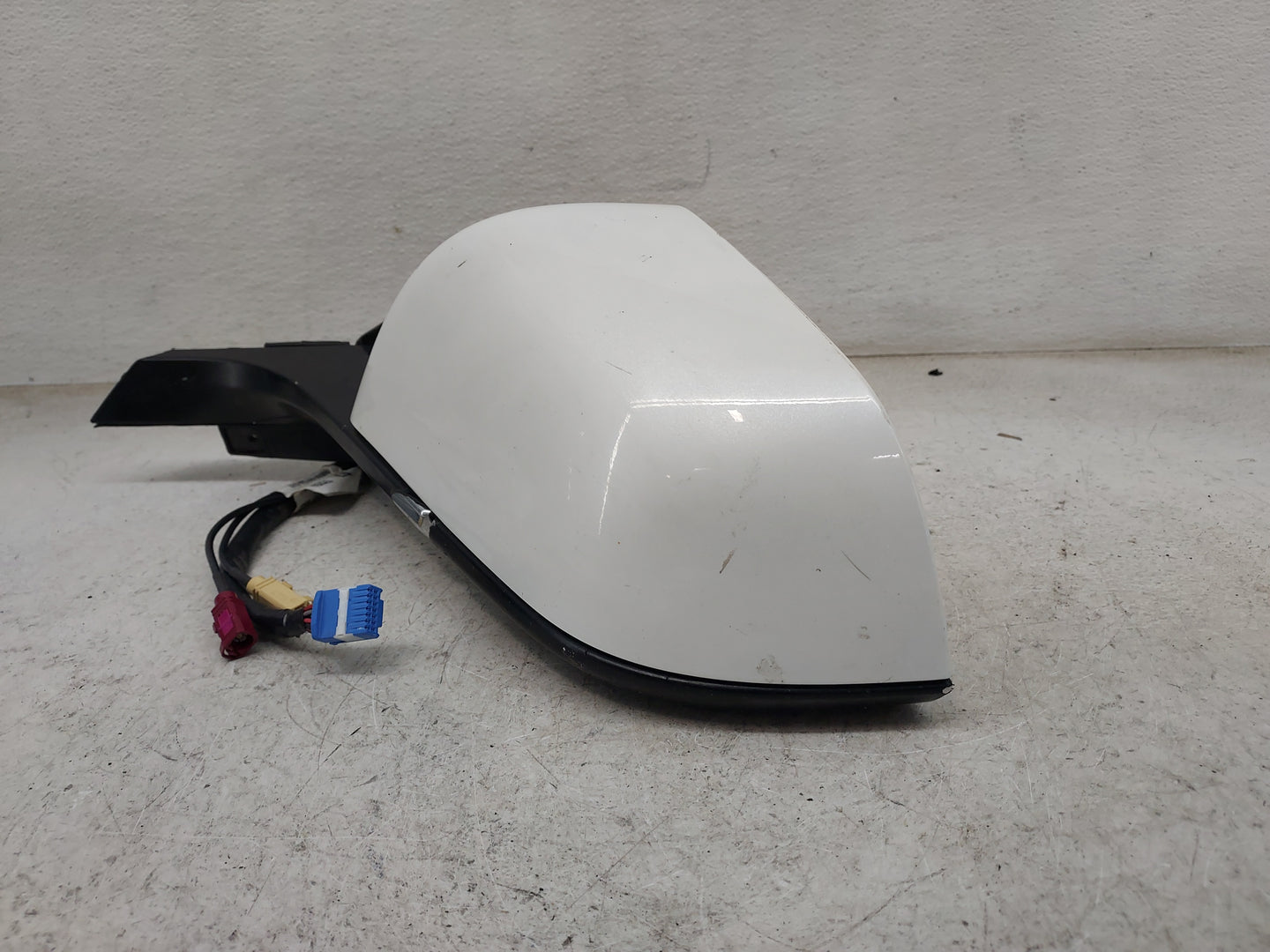 2023 Tesla Model 3 Driver Side View Mirror - Left Door Mirror OEM Used - Oemusedautoparts1.com